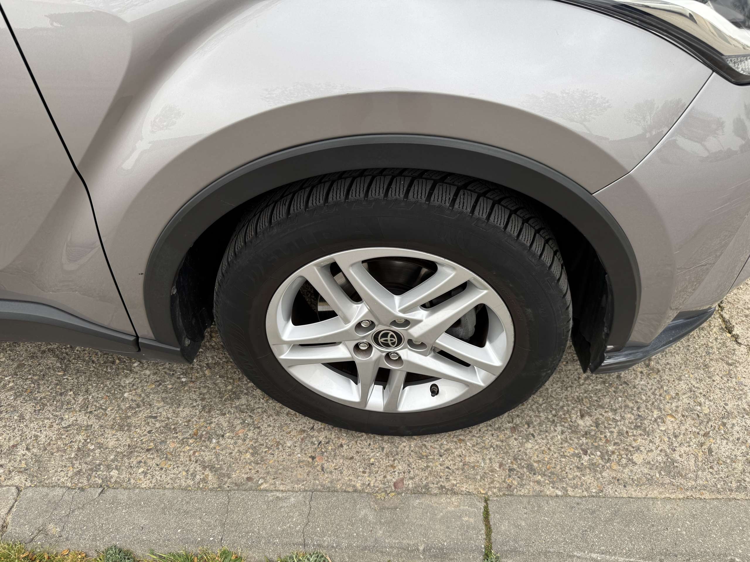 Vehicle photo 6