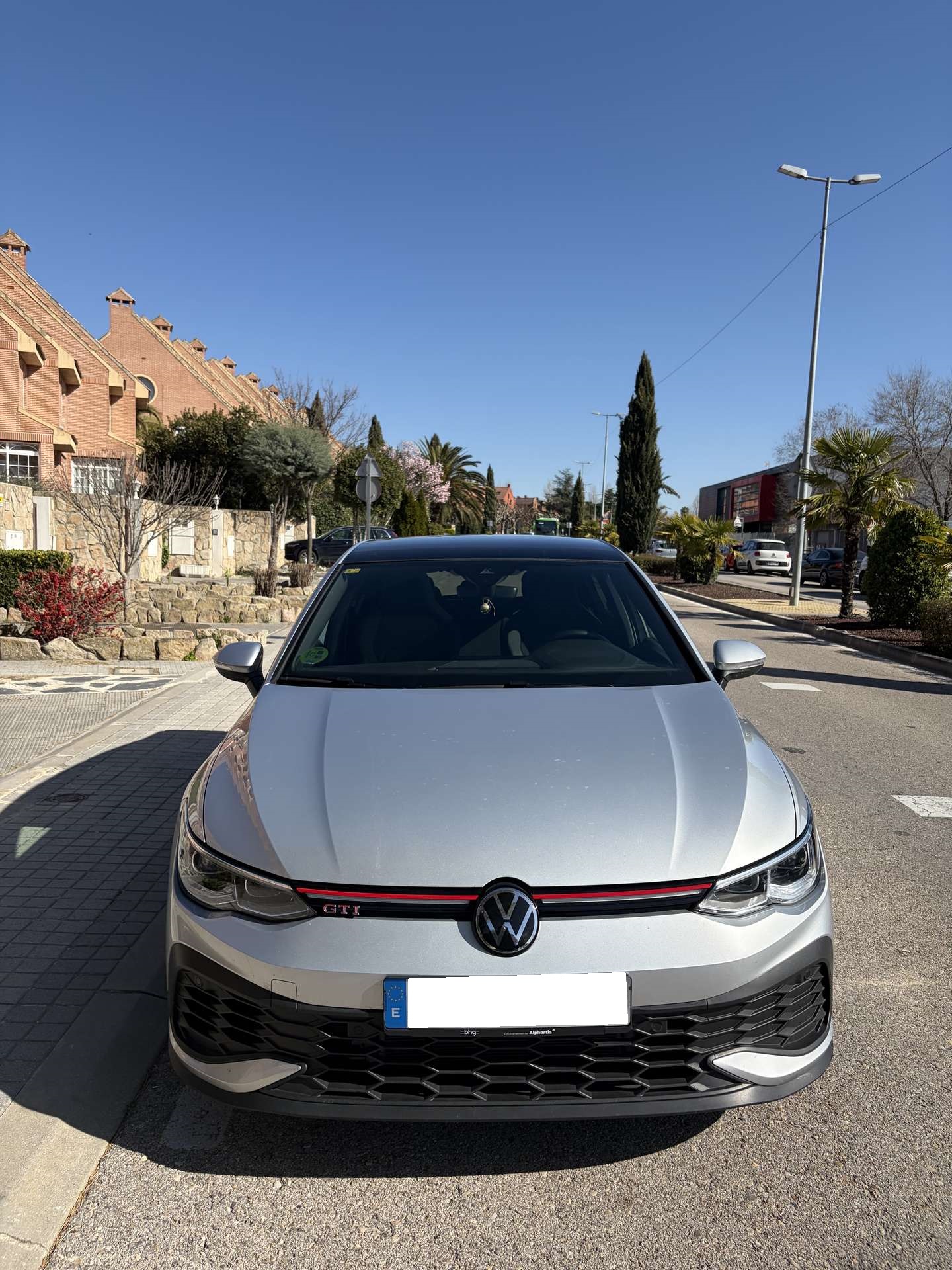 Vehicle photo 18