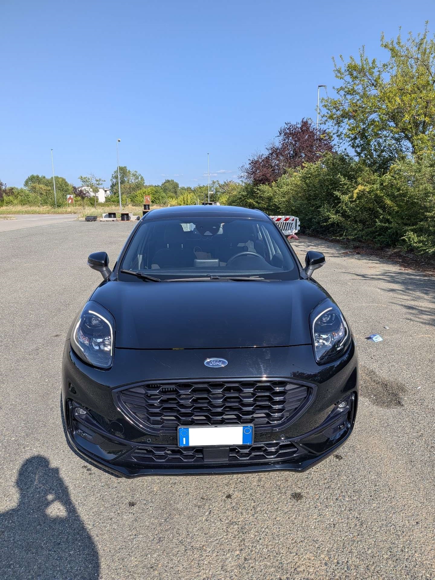 Vehicle photo 3
