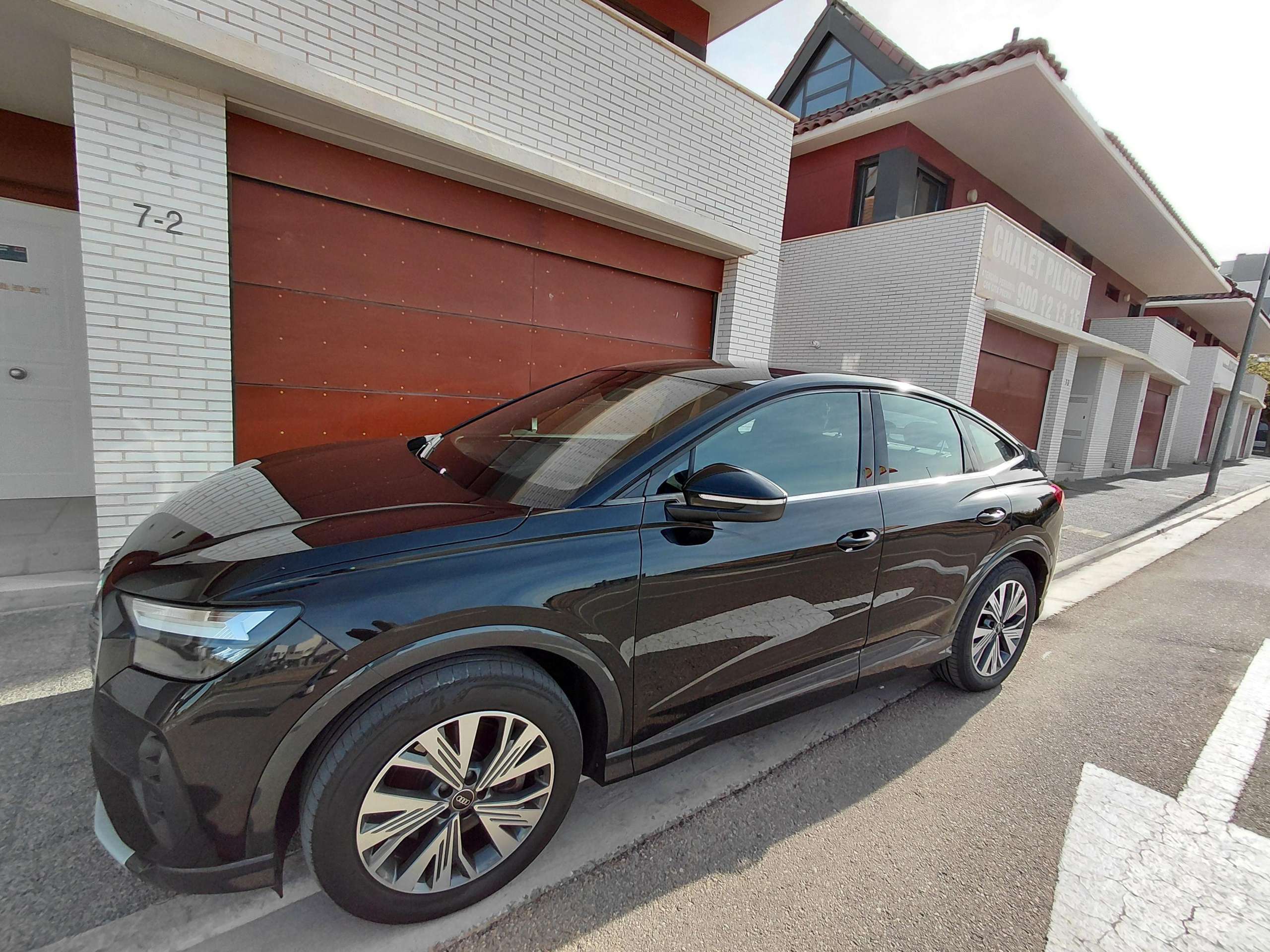 Vehicle photo 3