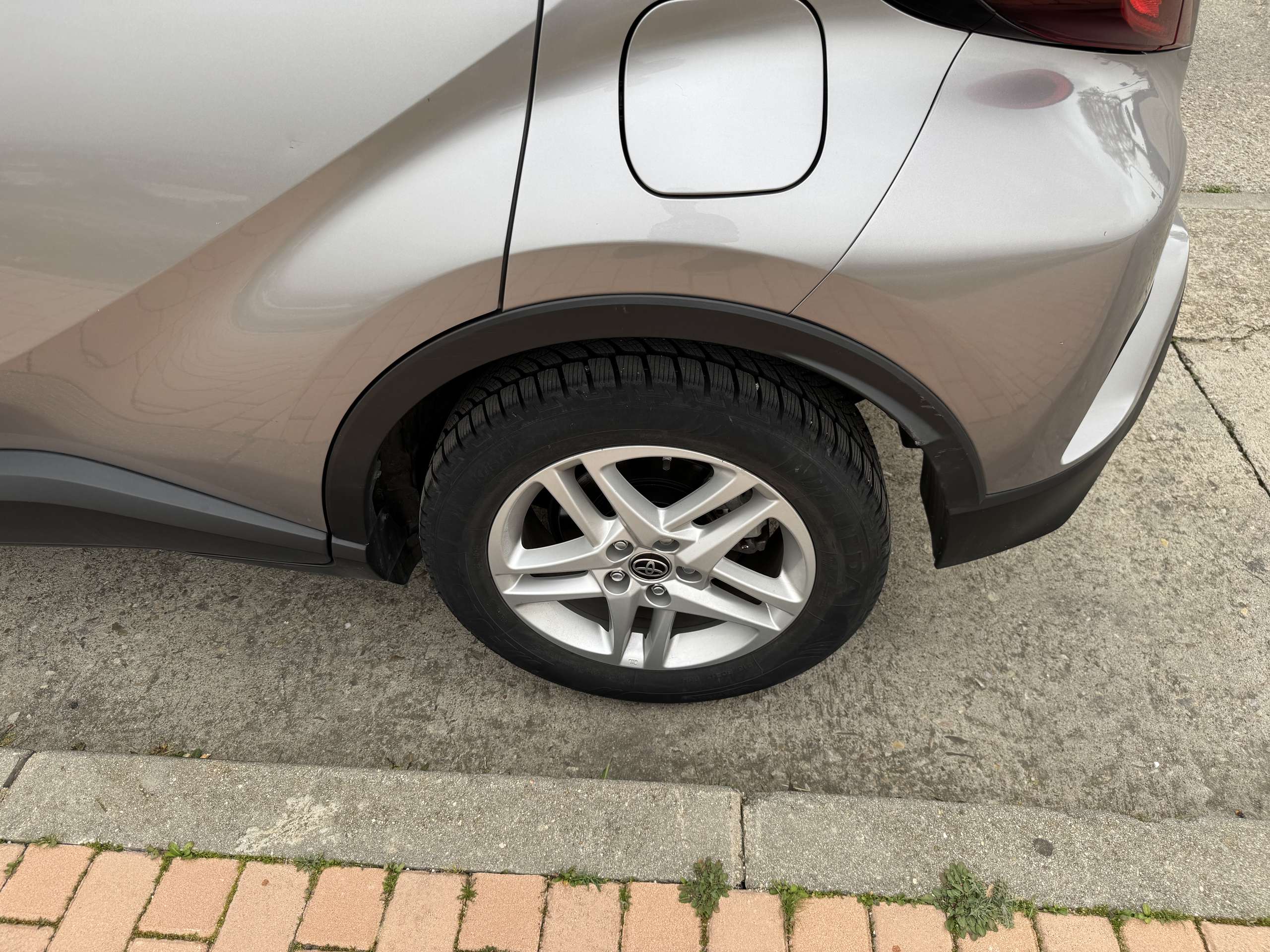 Vehicle photo 8
