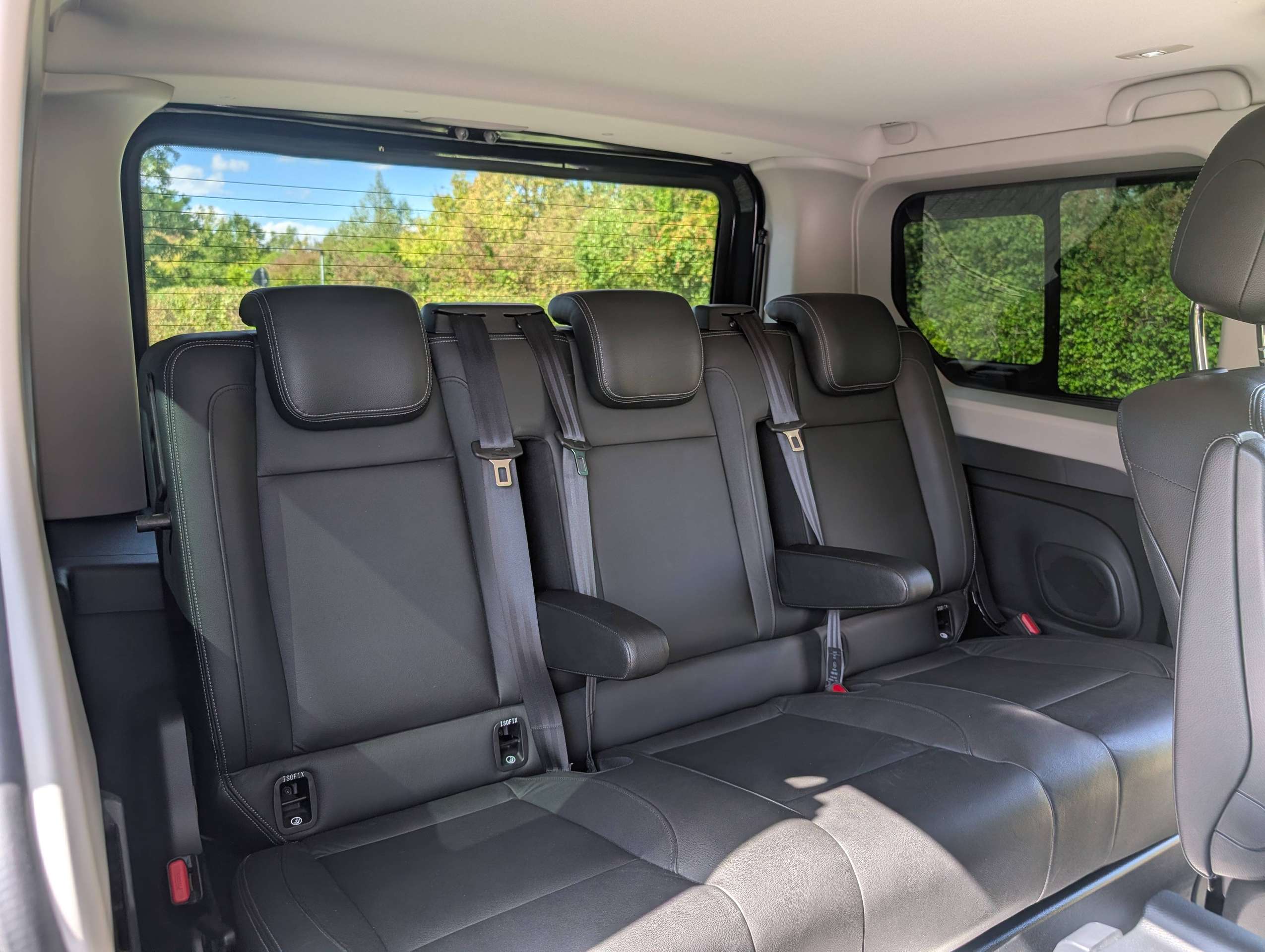 Vehicle photo 11