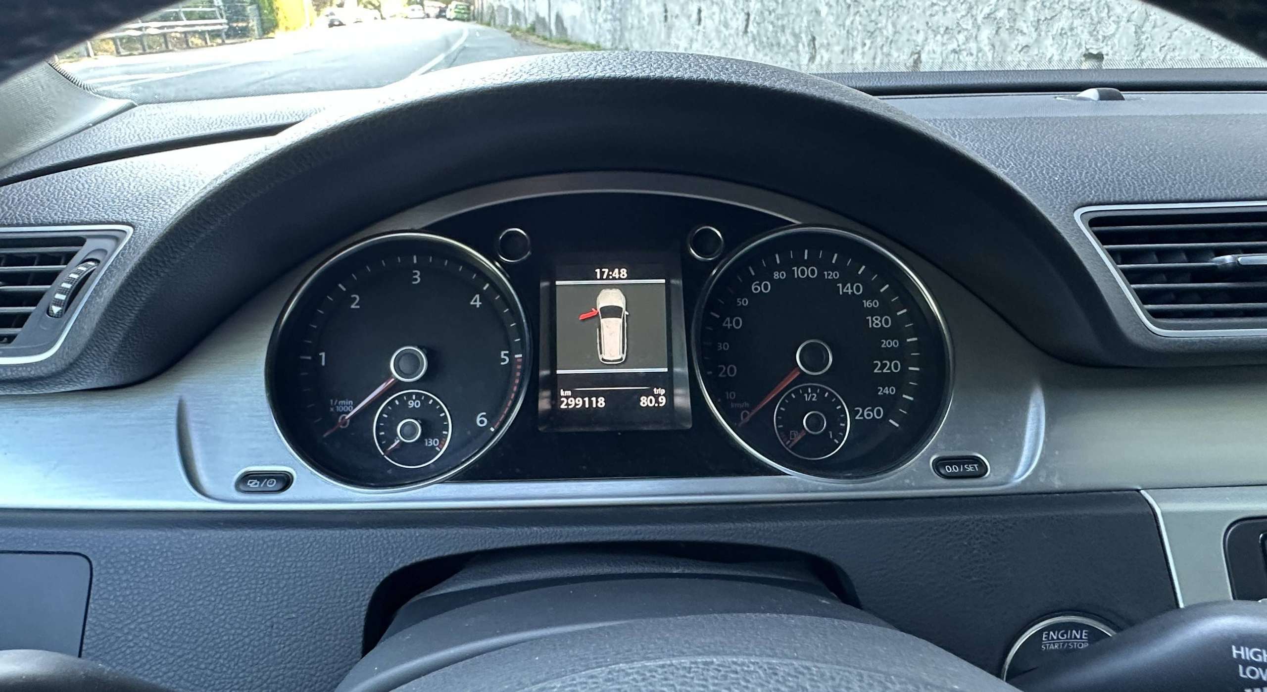 Vehicle photo 31