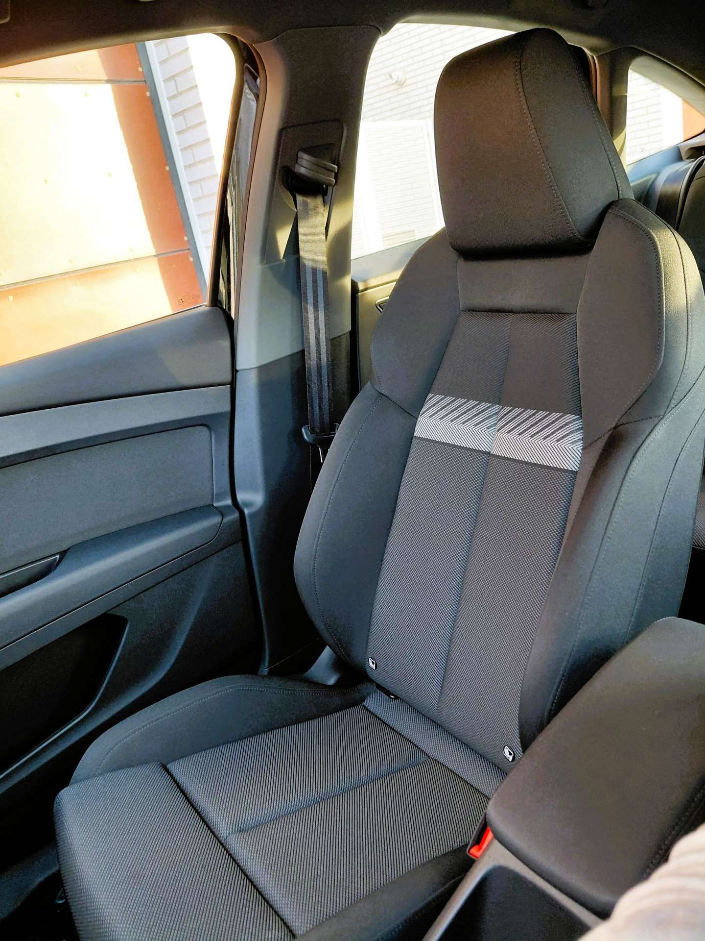 Vehicle photo 9