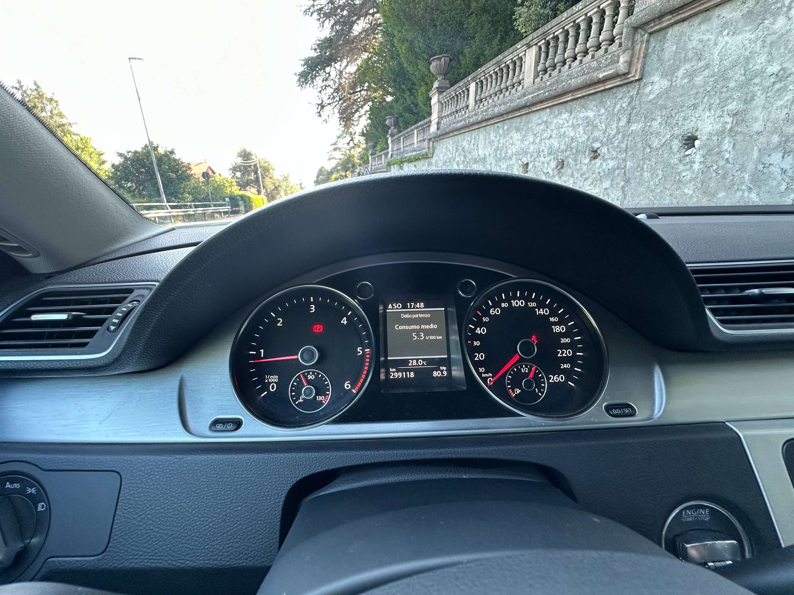Vehicle photo 35