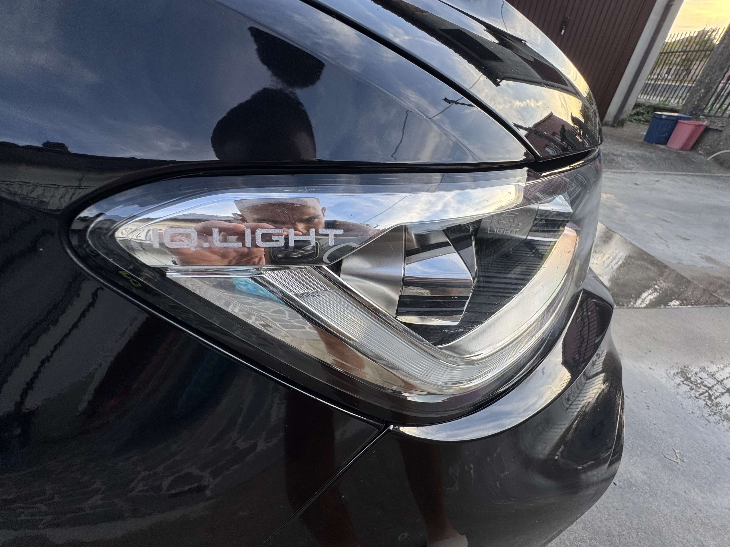 Vehicle photo 9