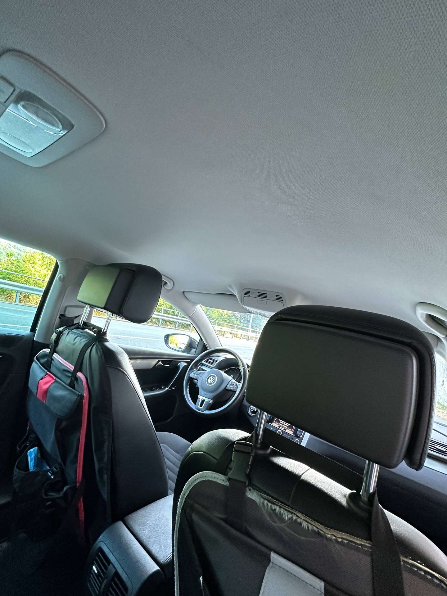 Vehicle photo 24