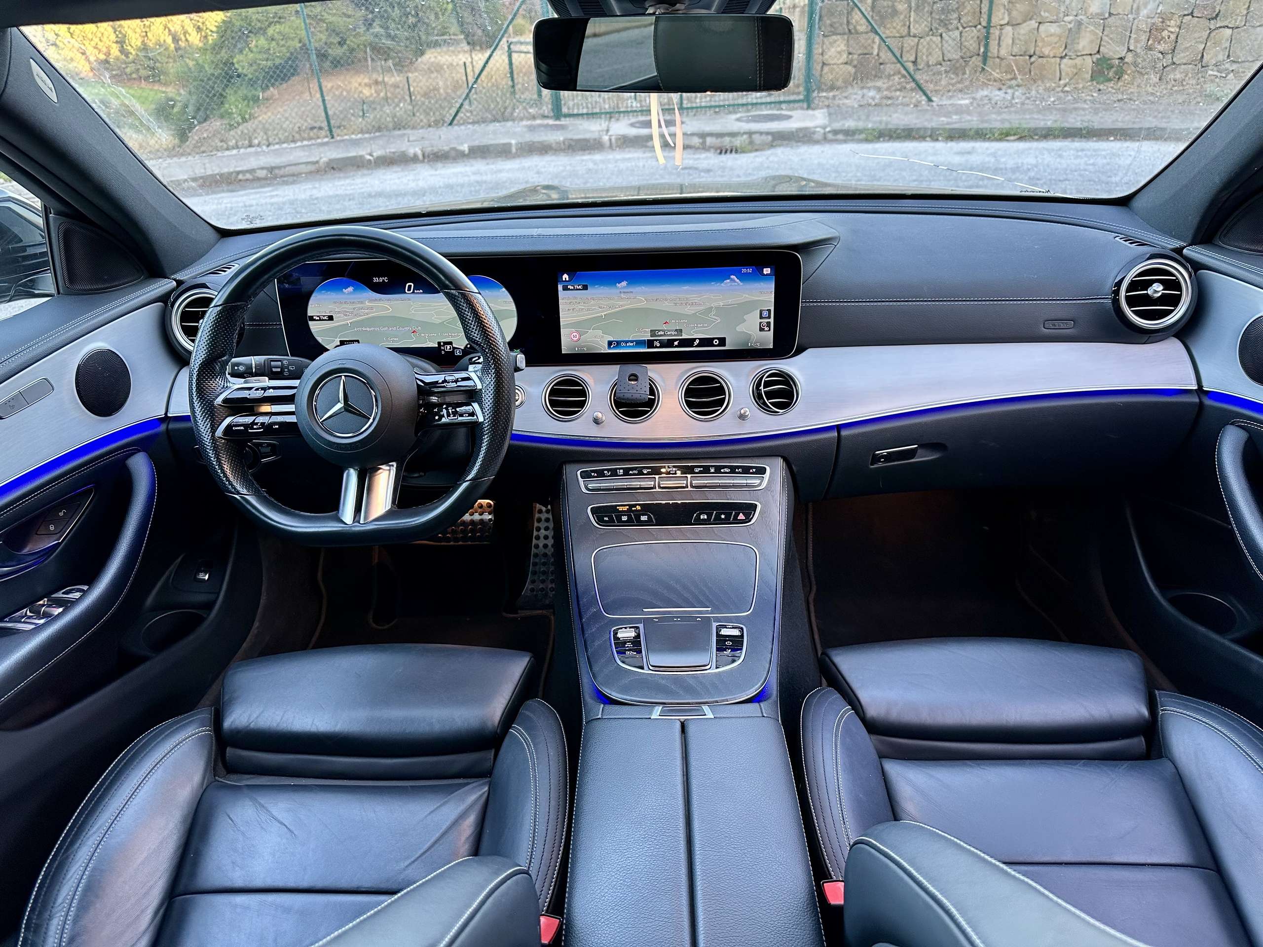 Vehicle photo 13