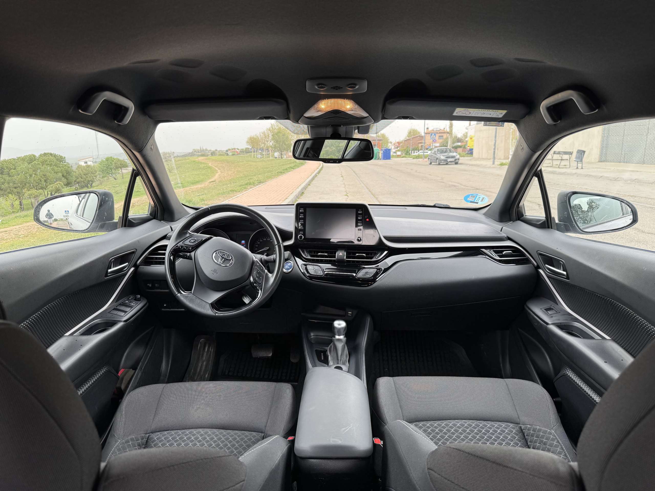 Vehicle photo 11