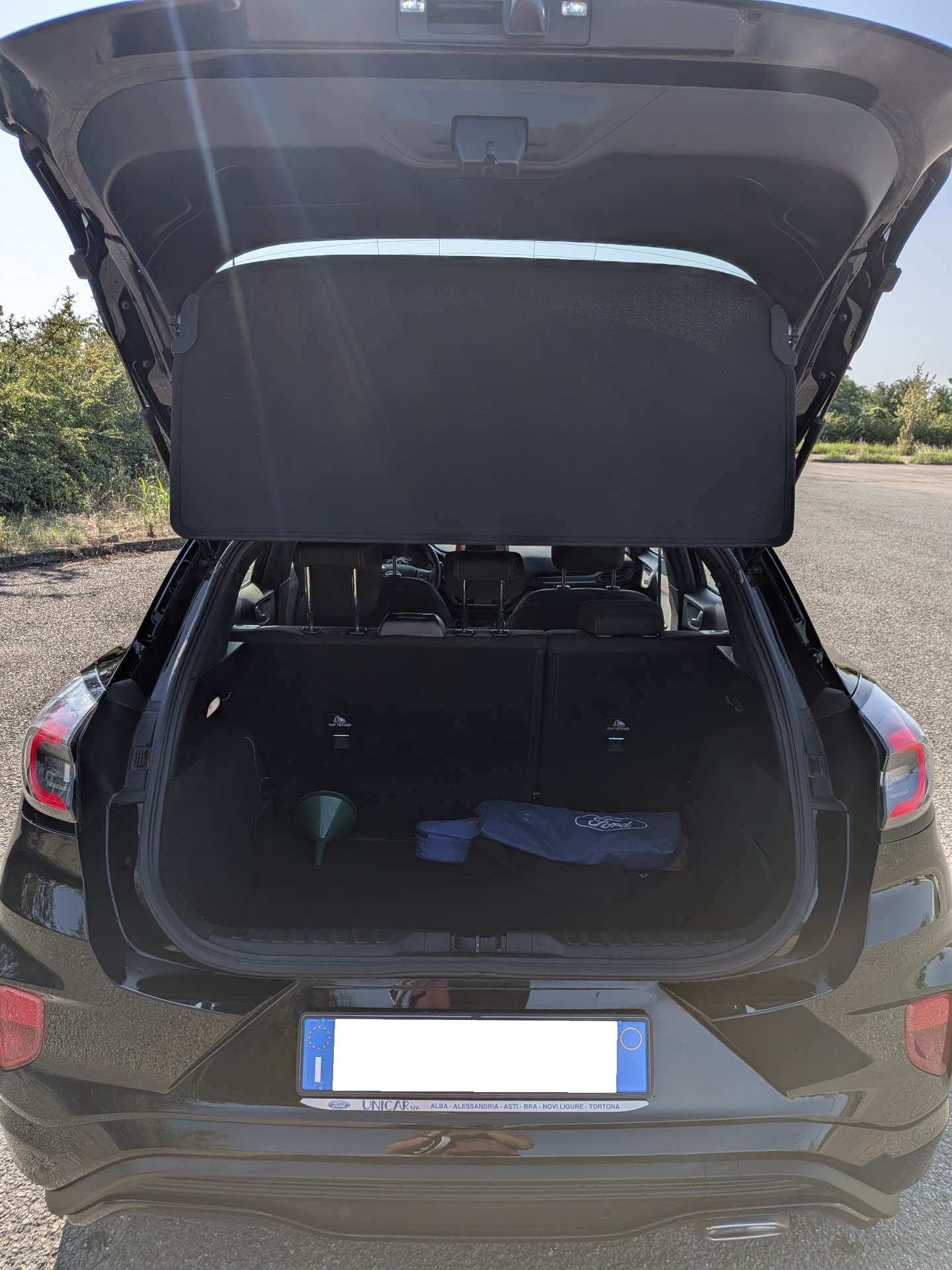 Vehicle photo 6