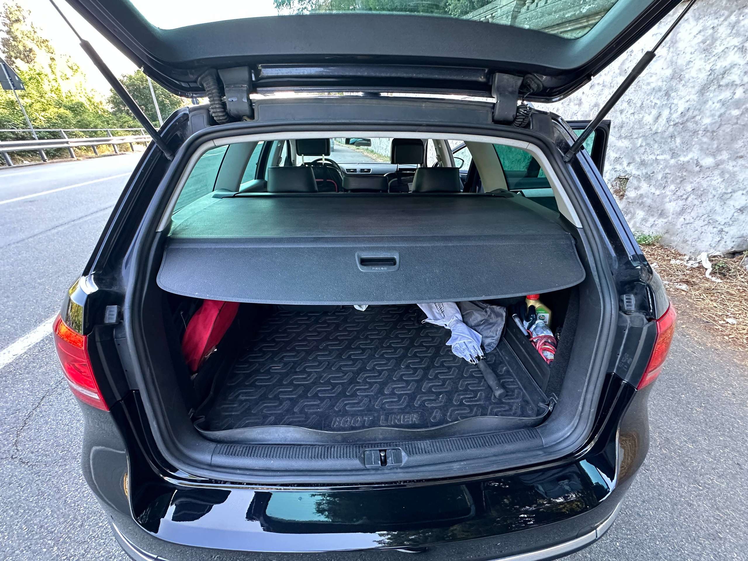 Vehicle photo 49