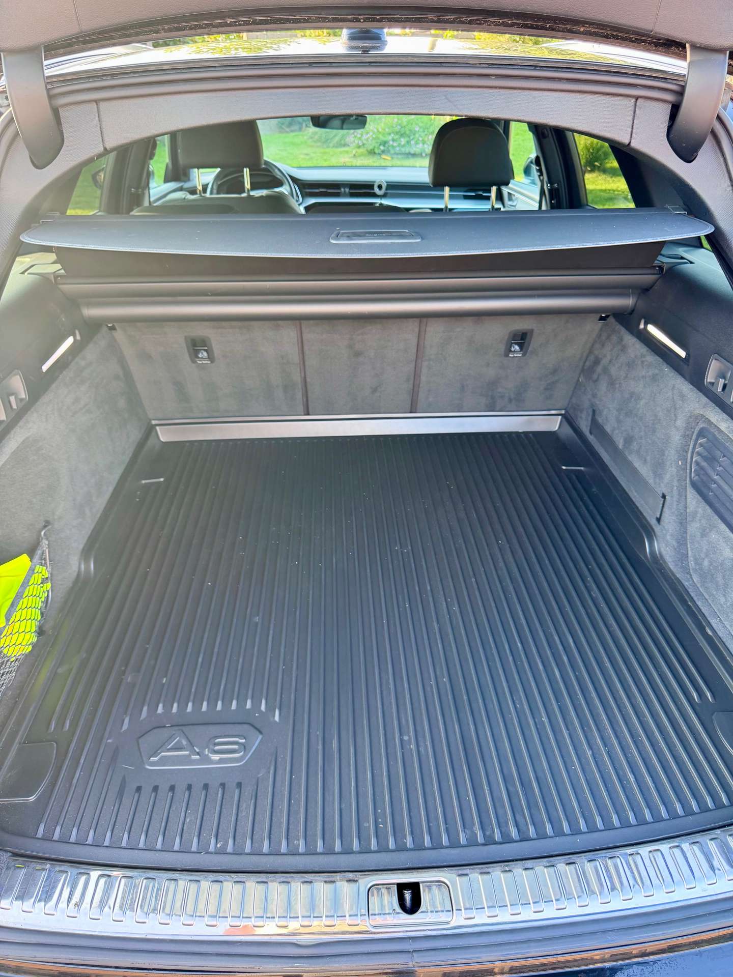 Vehicle photo 7