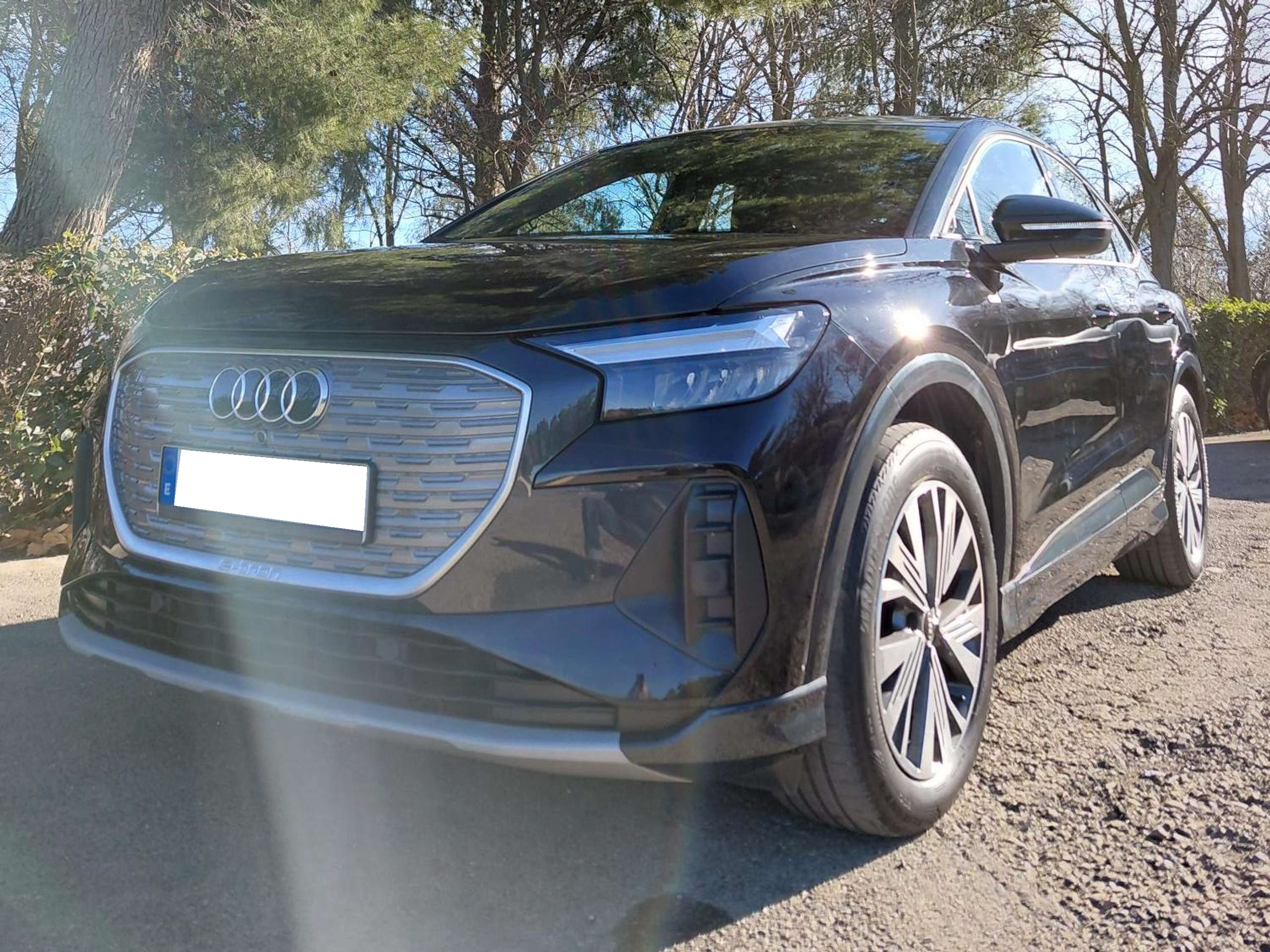 Vehicle photo 2