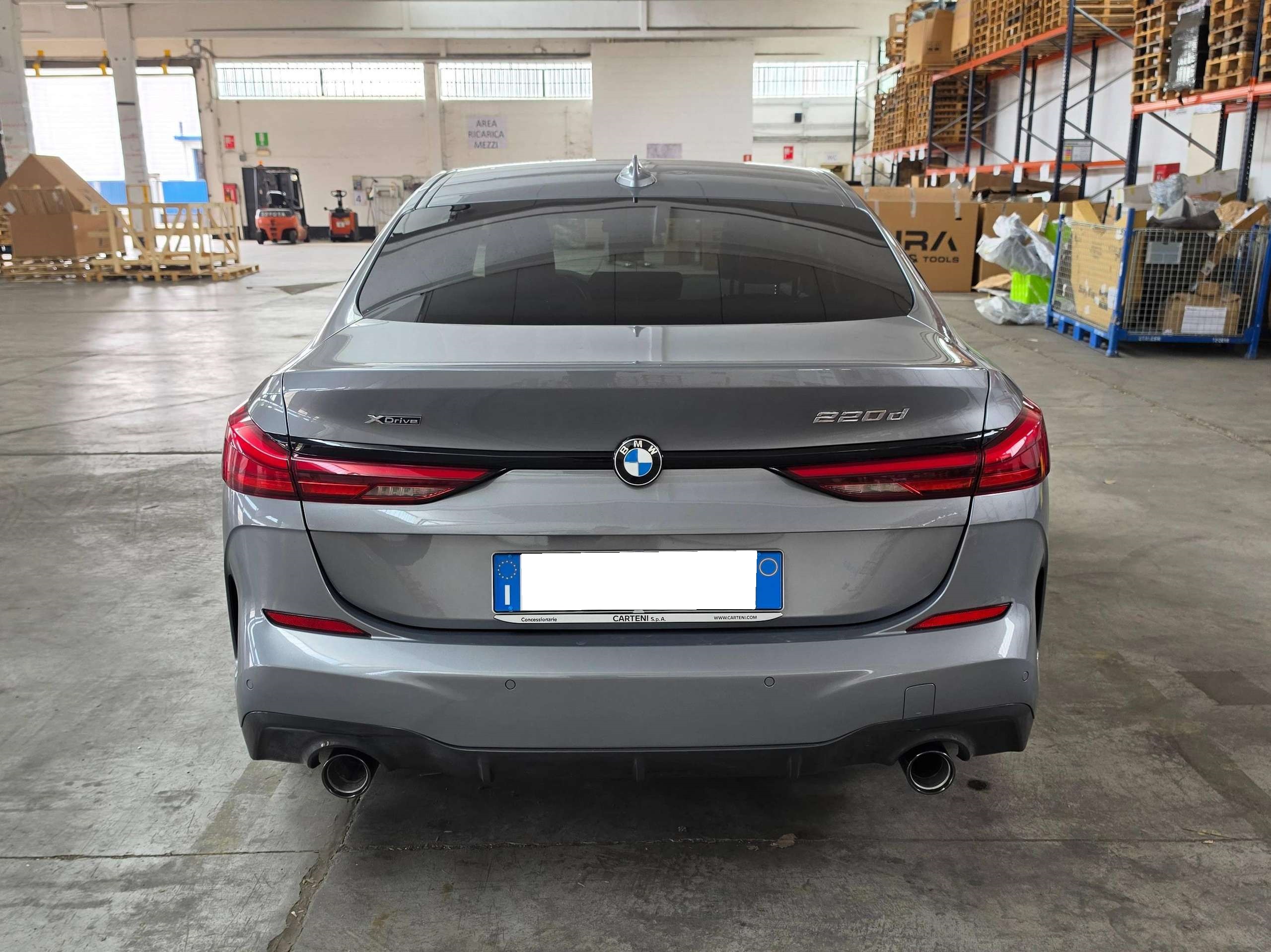 Vehicle photo 15