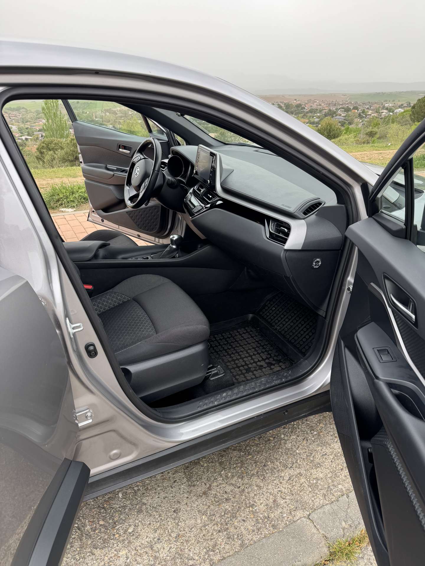 Vehicle photo 10