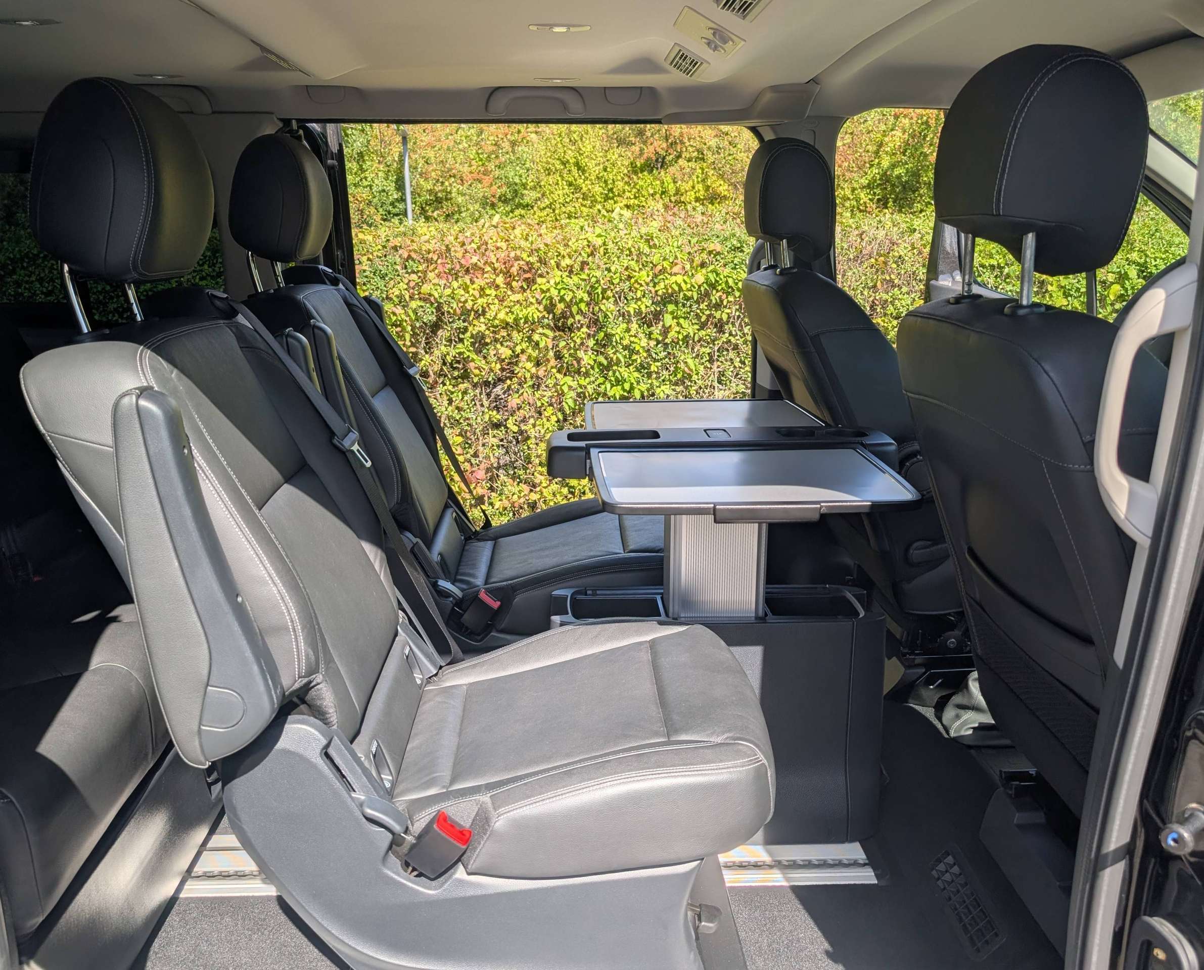 Vehicle photo 9