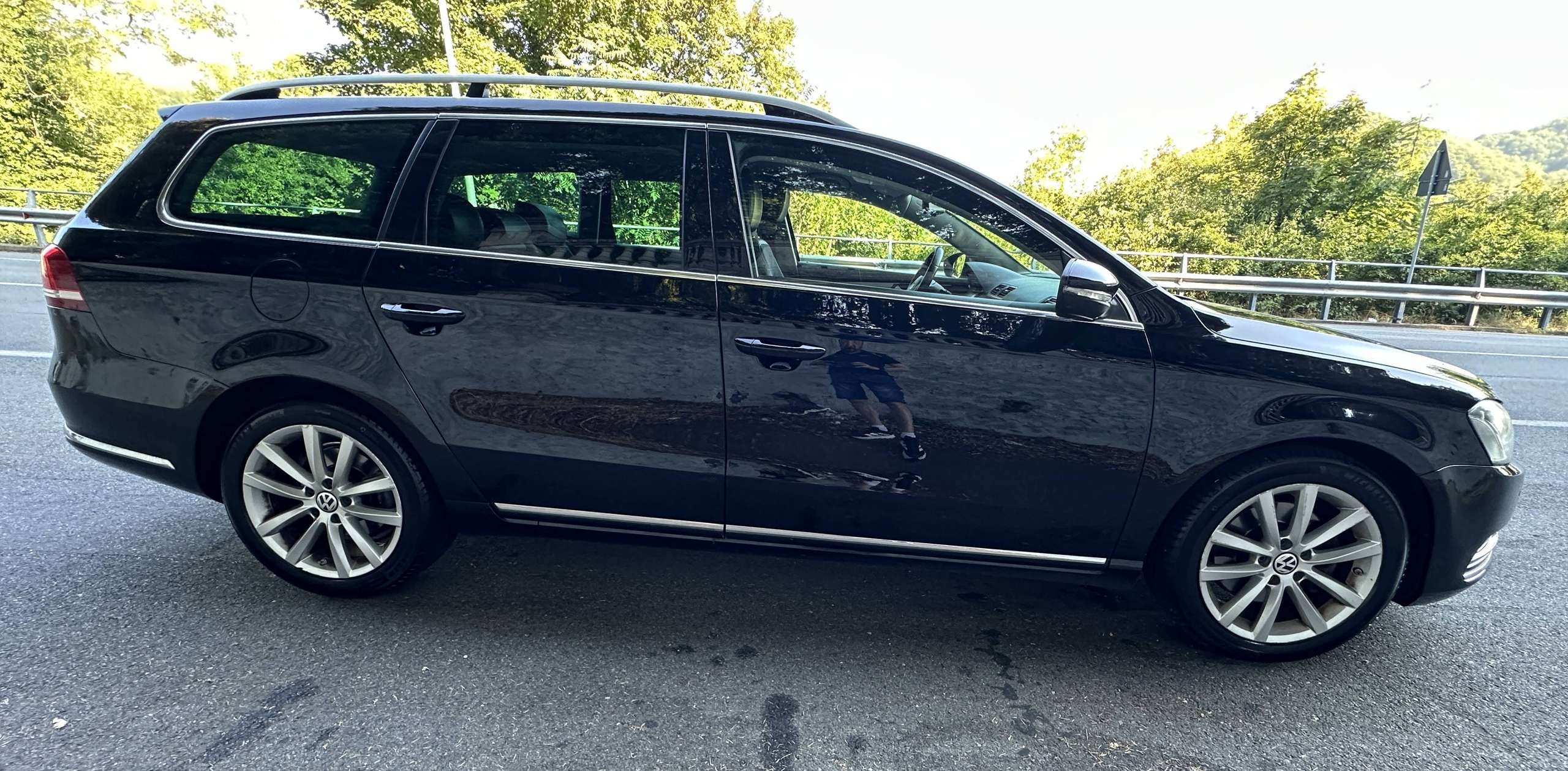 Vehicle photo 15