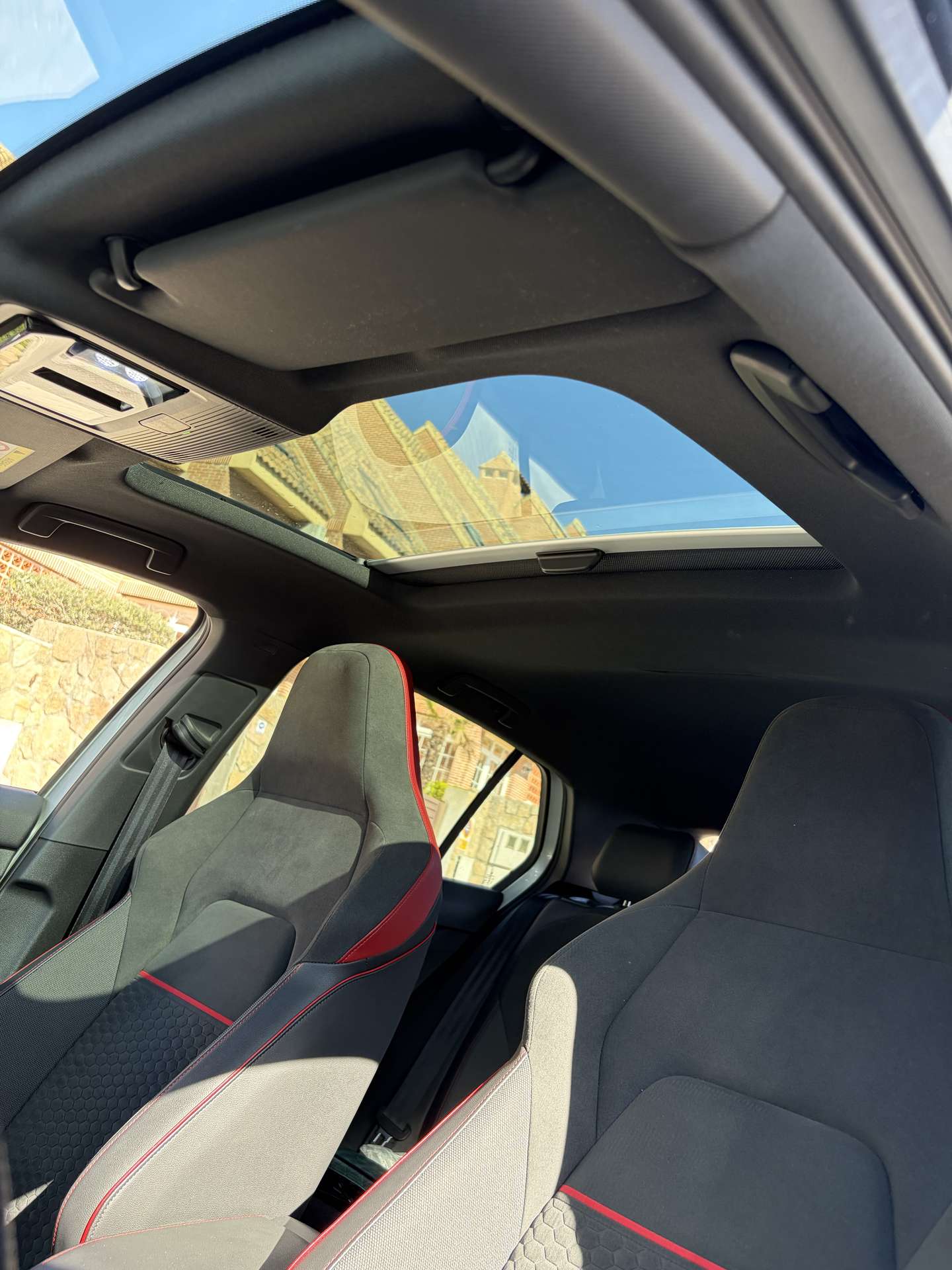 Vehicle photo 15