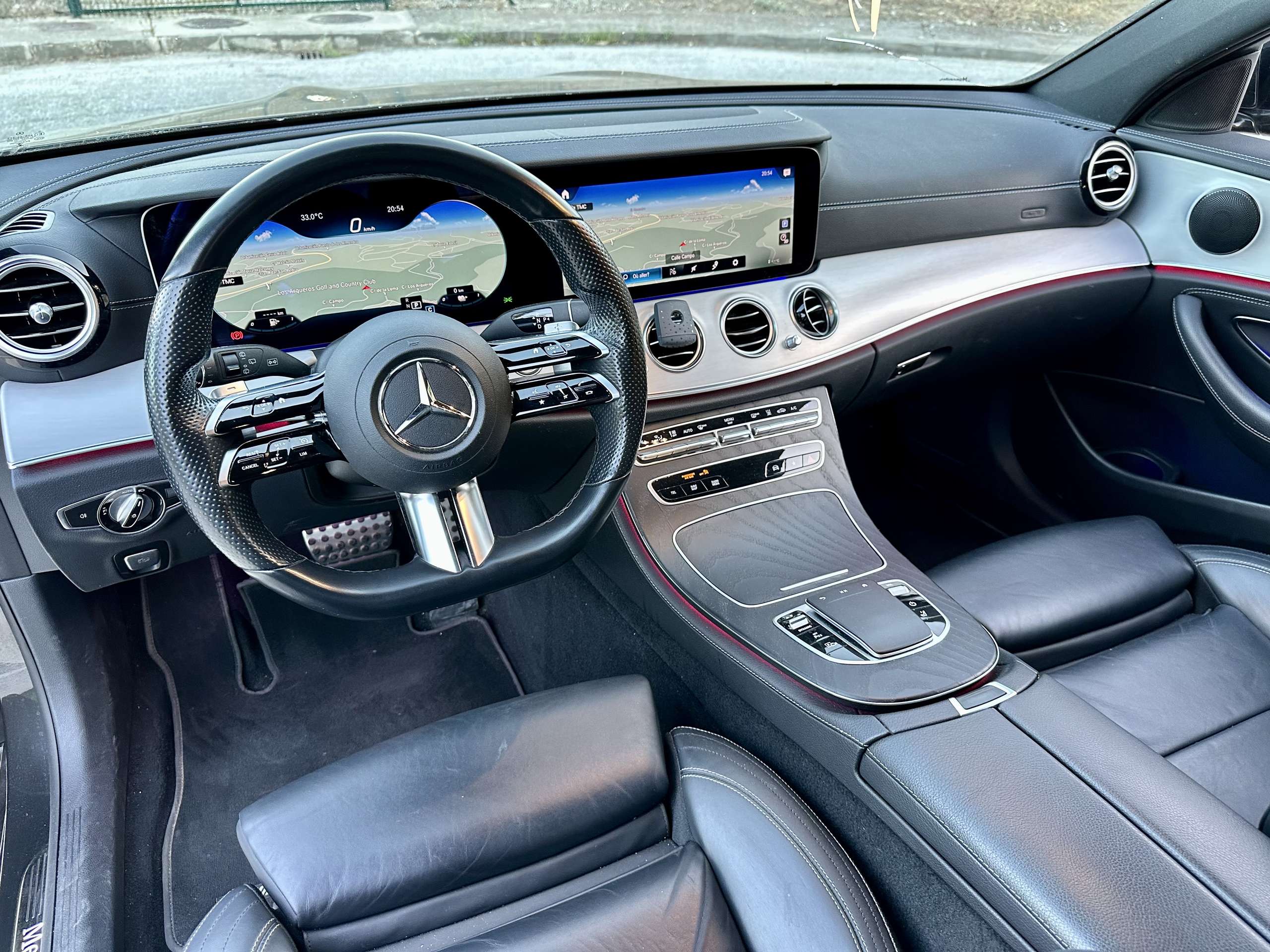 Vehicle photo 14