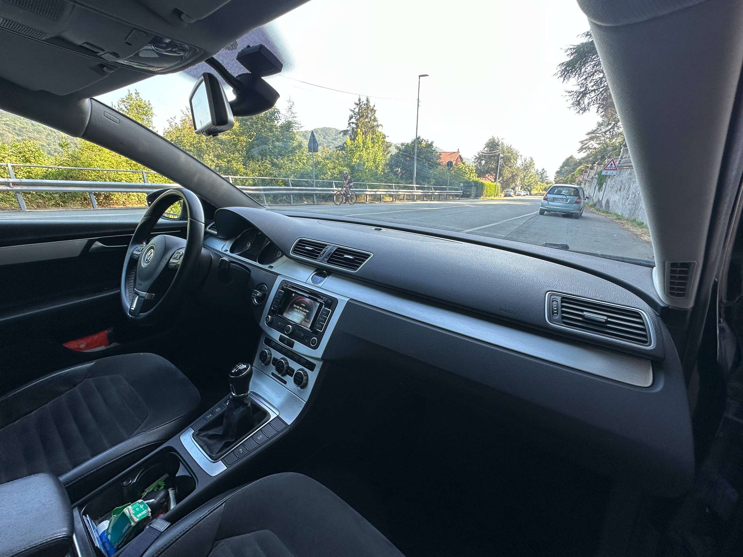Vehicle photo 22