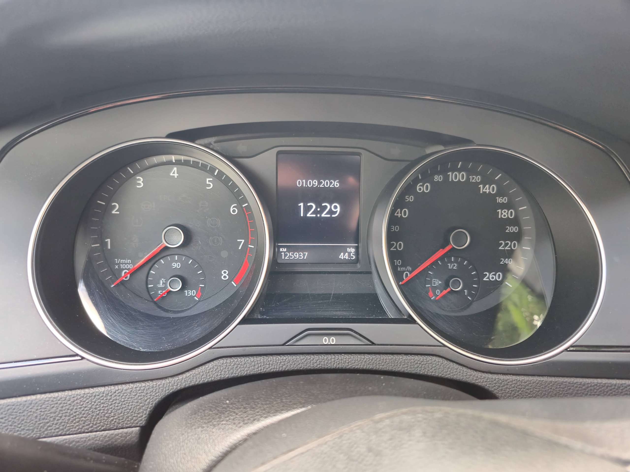 Vehicle photo 12
