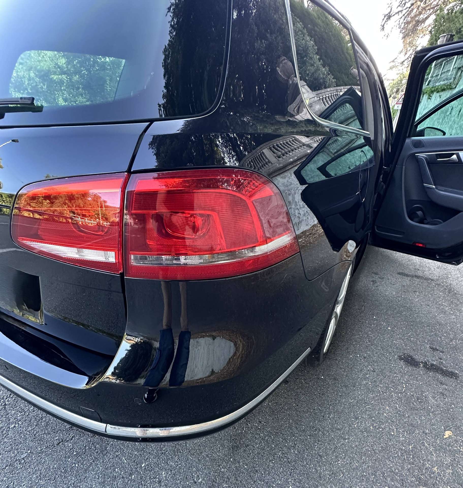Vehicle photo 46