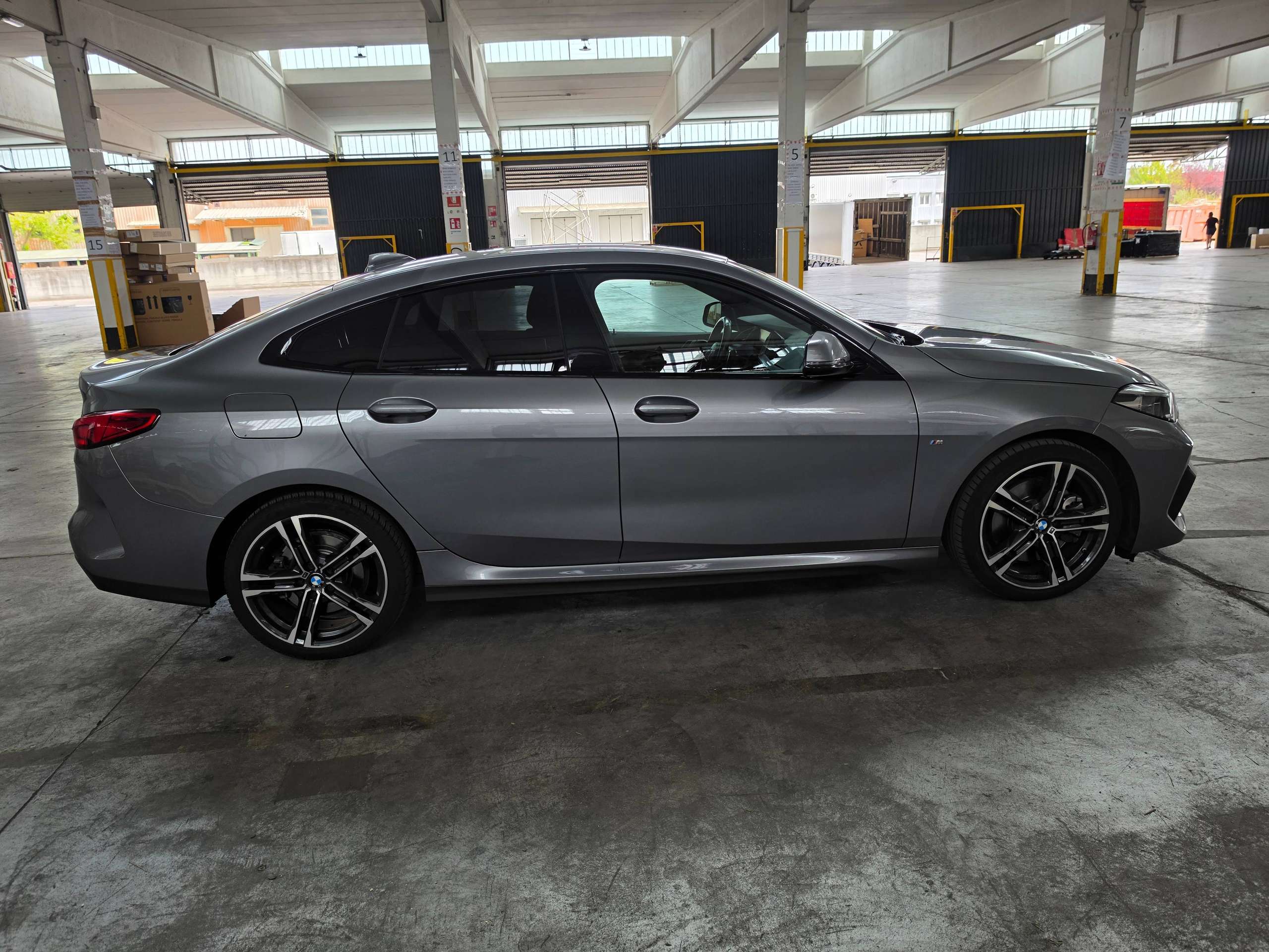 Vehicle photo 13
