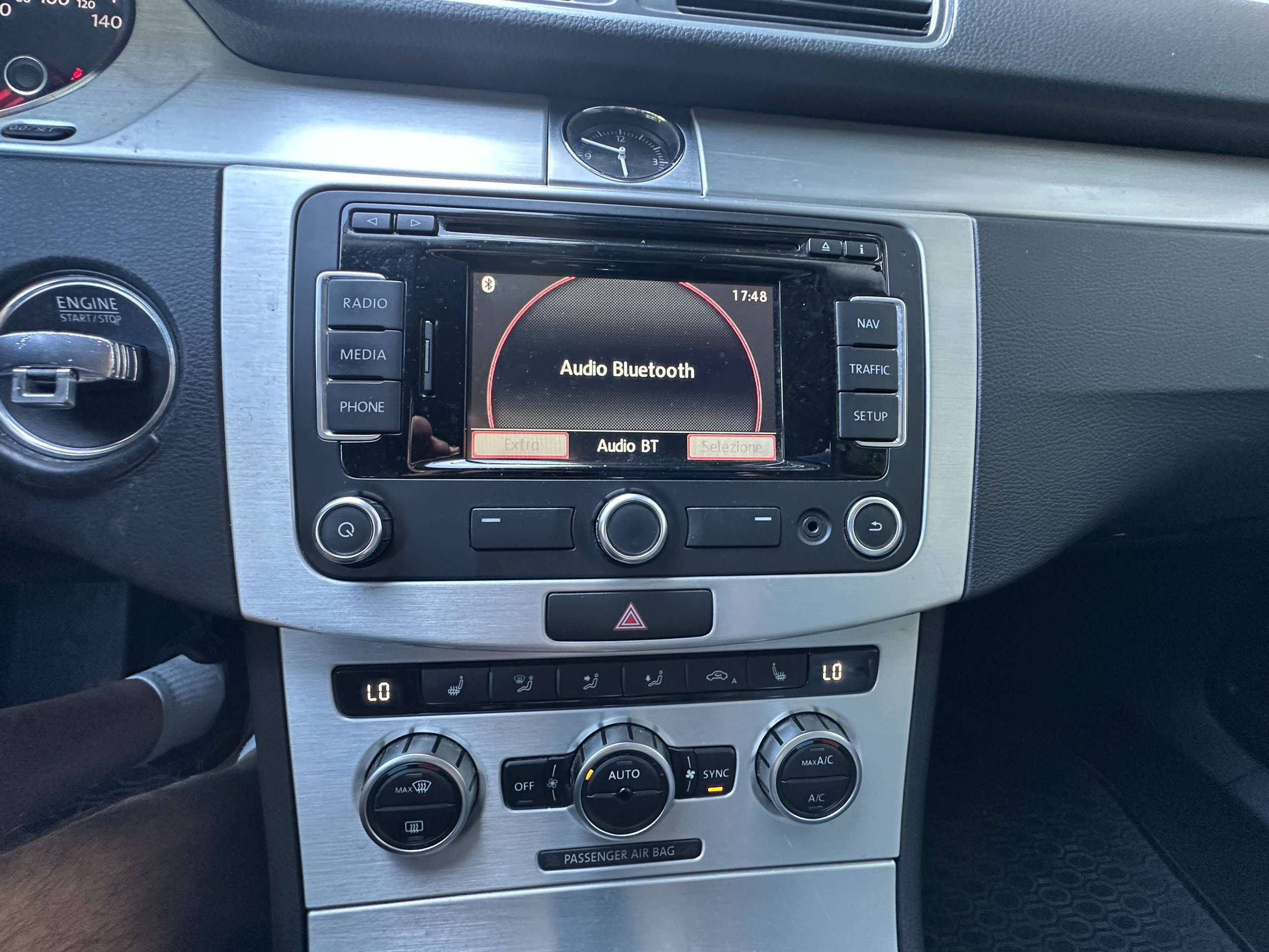 Vehicle photo 32