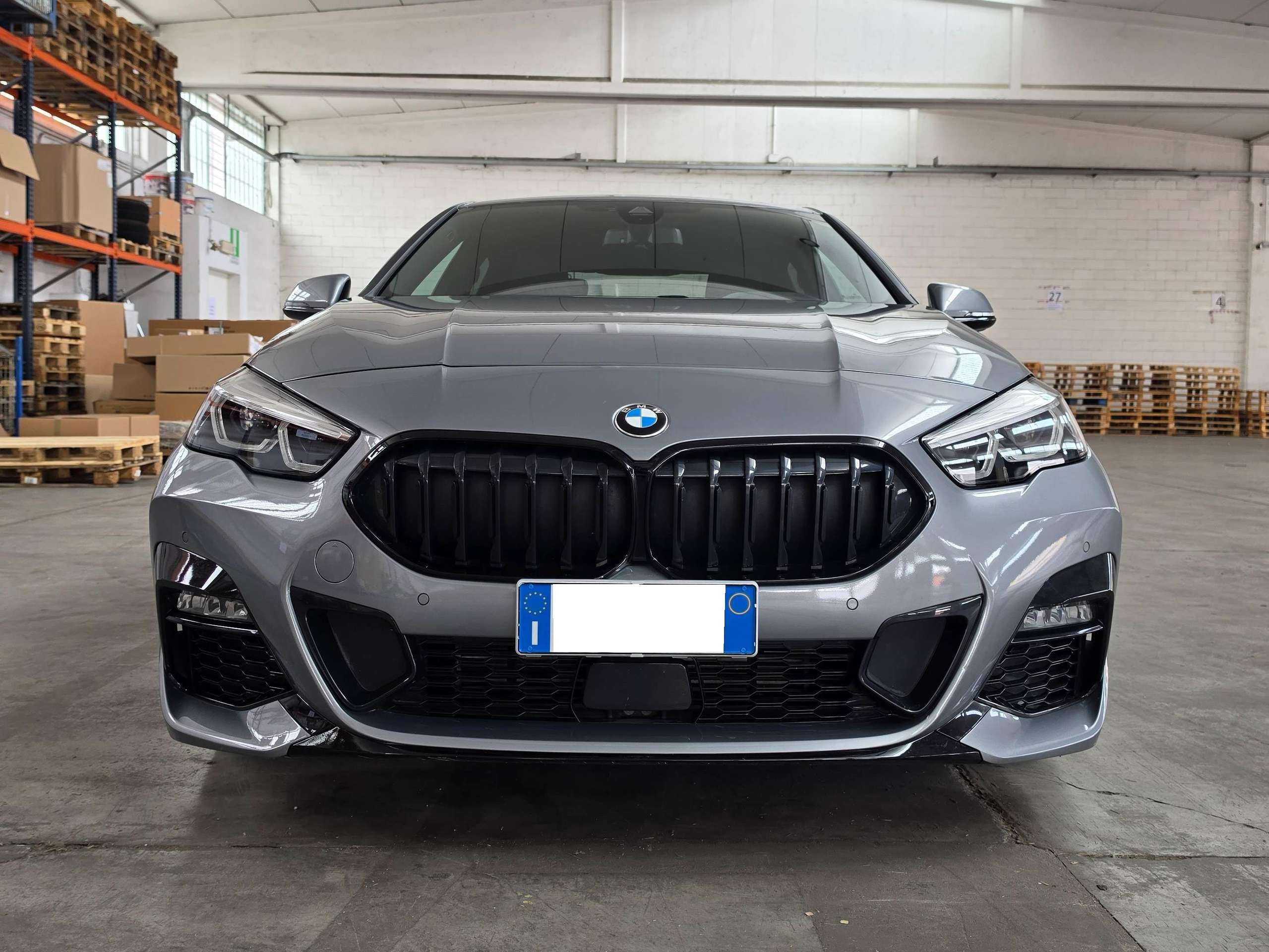 Vehicle photo 4