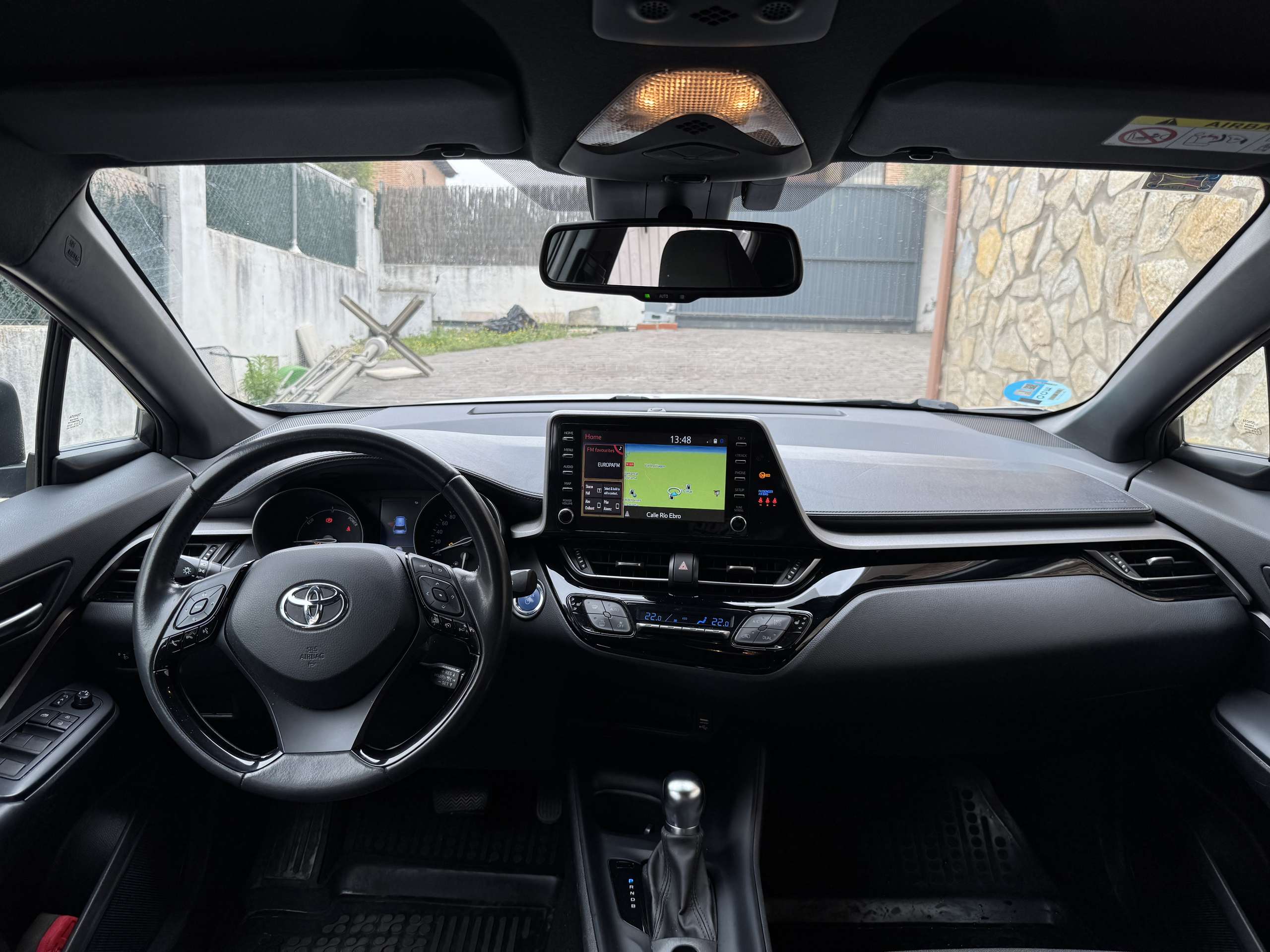Vehicle photo 17