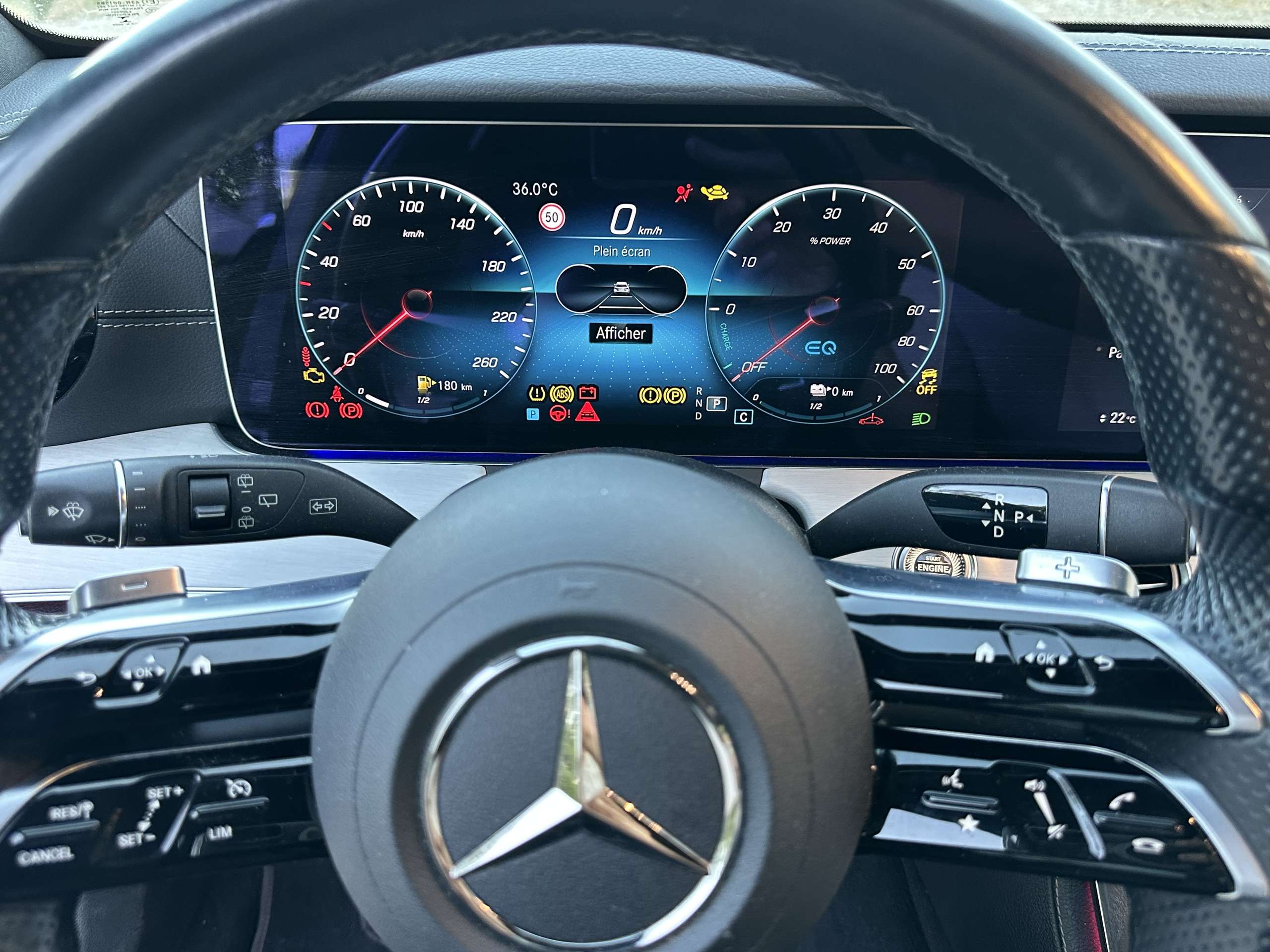 Vehicle photo 19