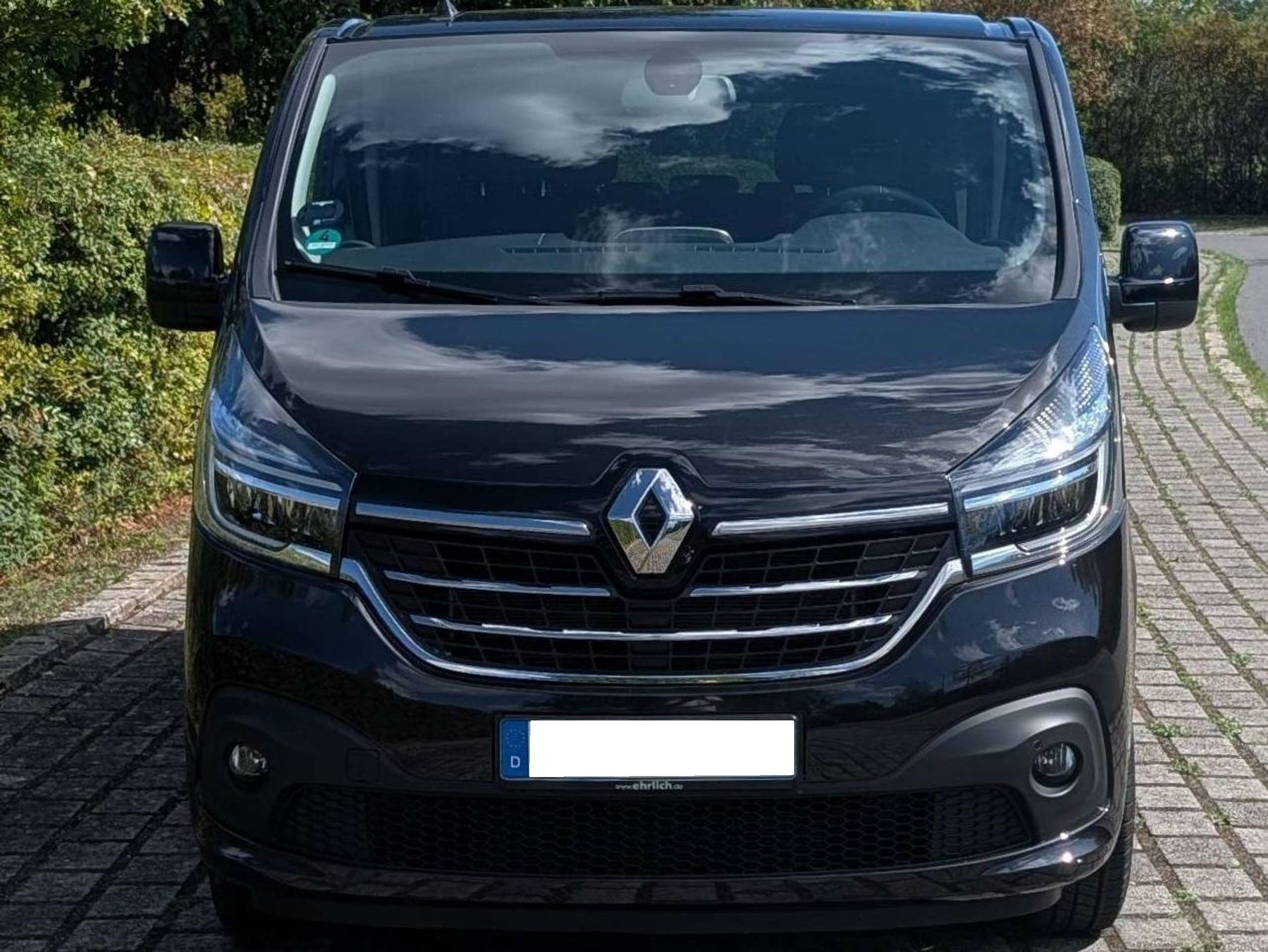 Vehicle photo 2