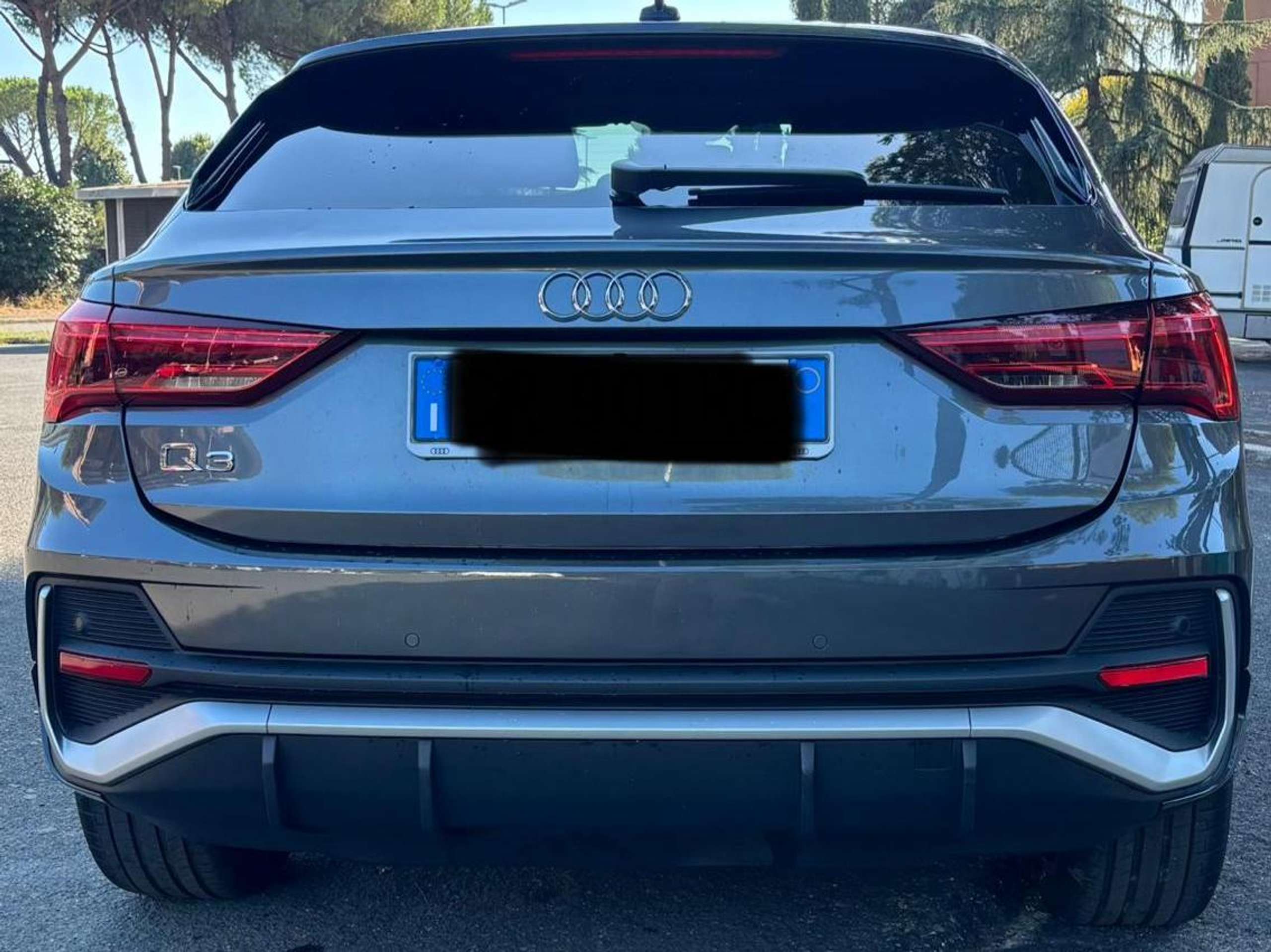 Vehicle photo 2