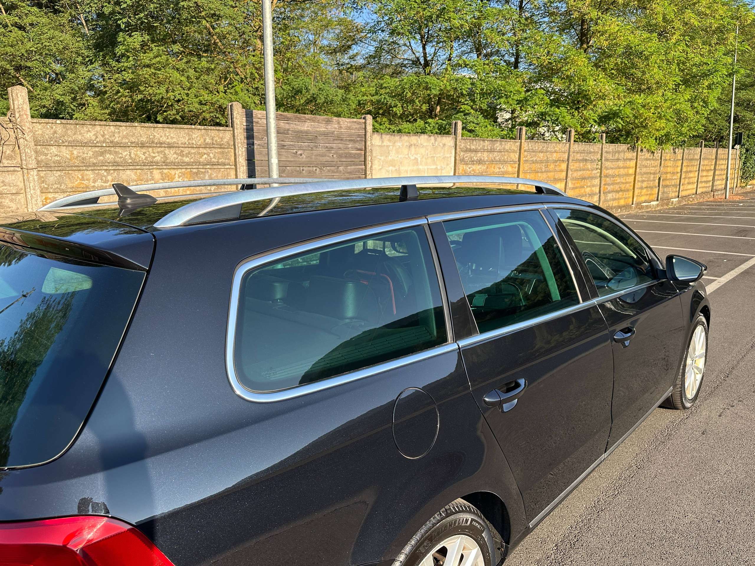 Vehicle photo 14
