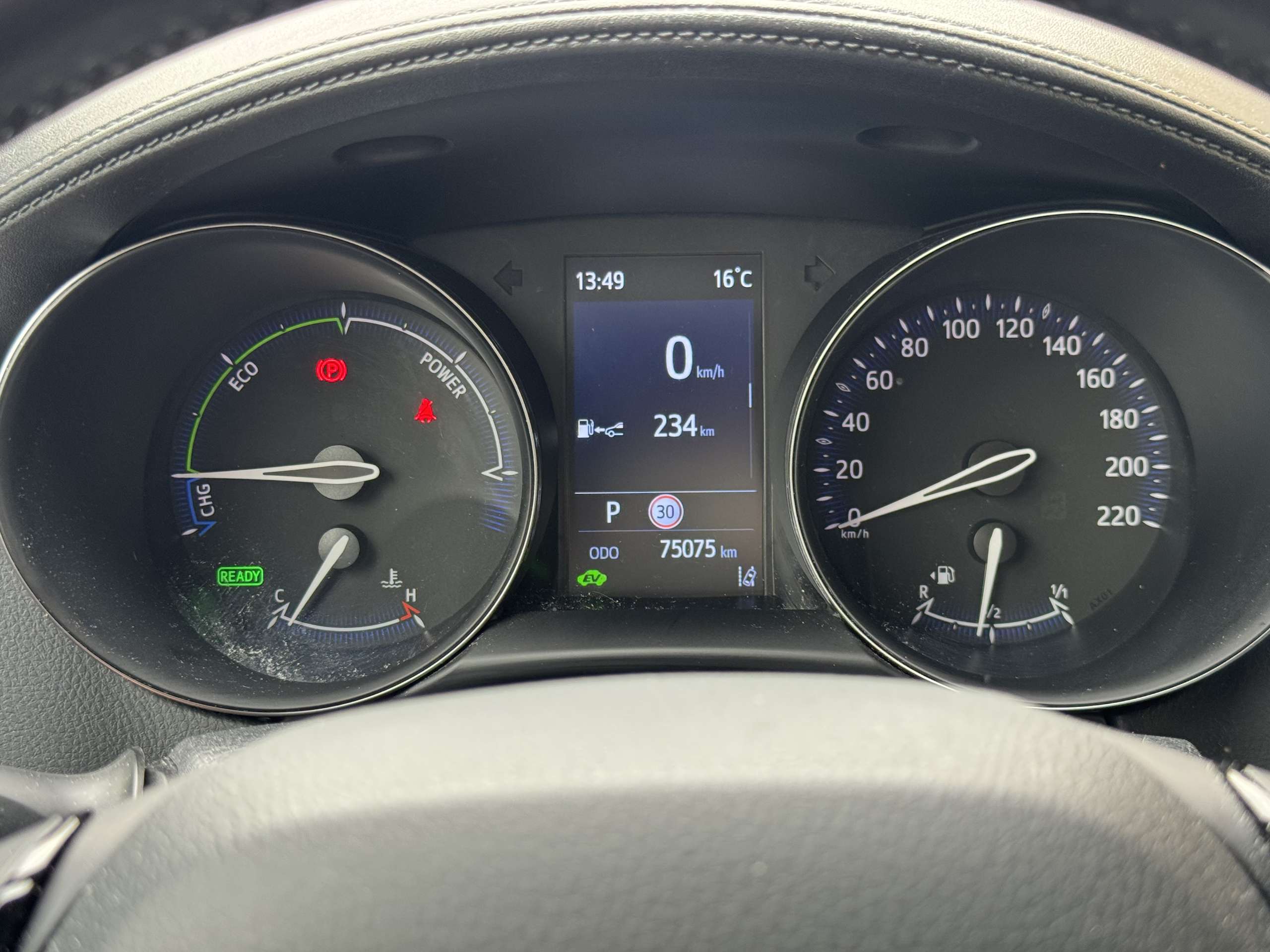 Vehicle photo 16