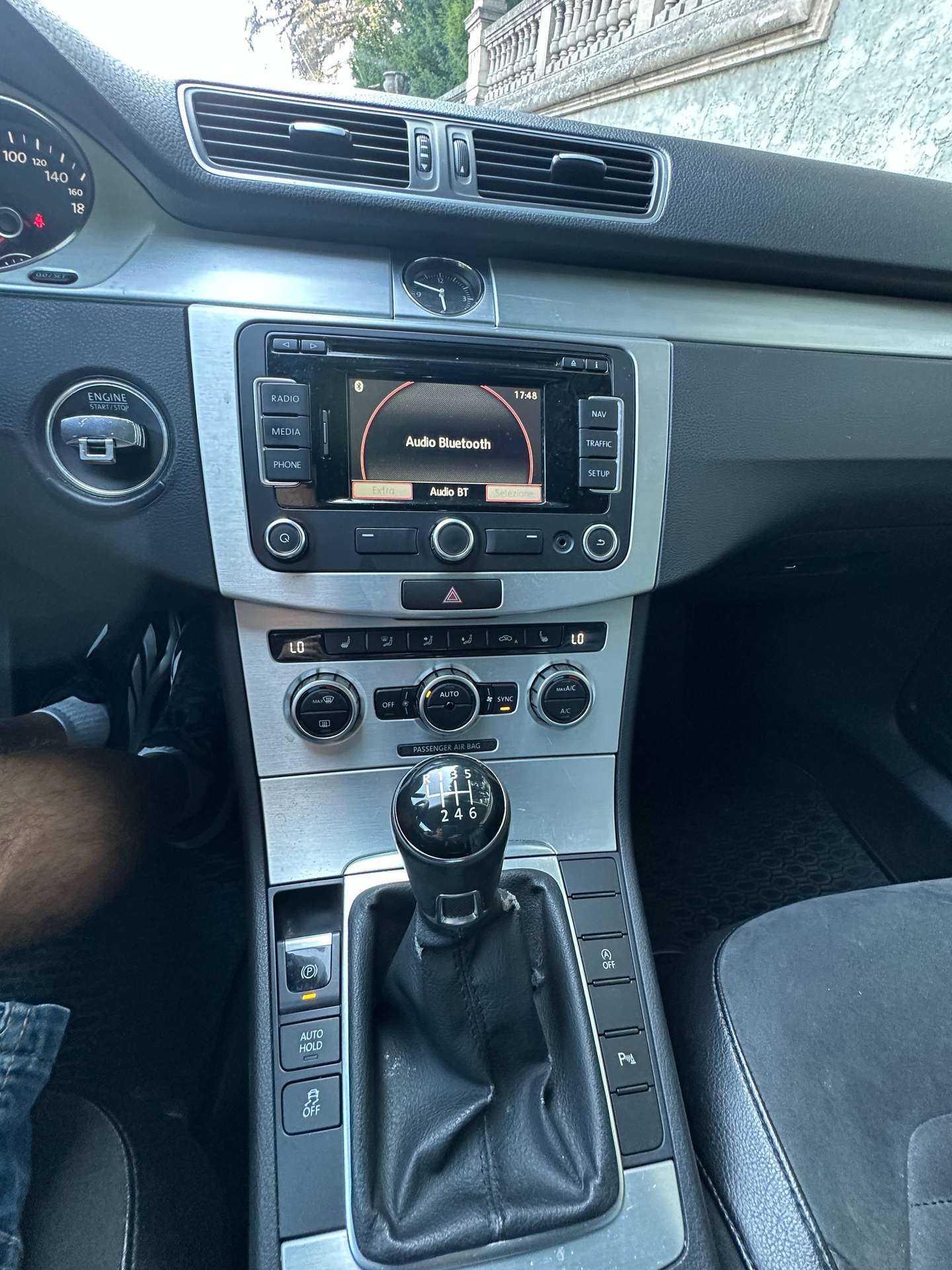 Vehicle photo 33