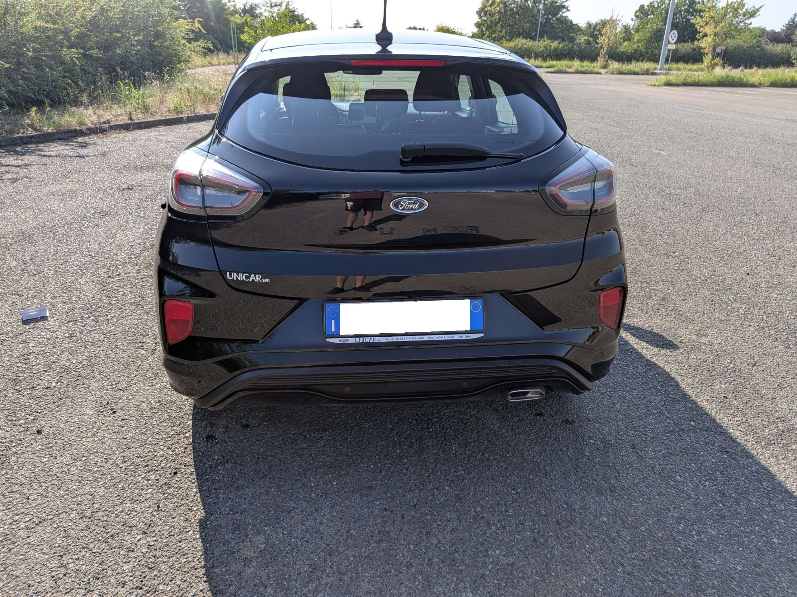 Vehicle photo 2