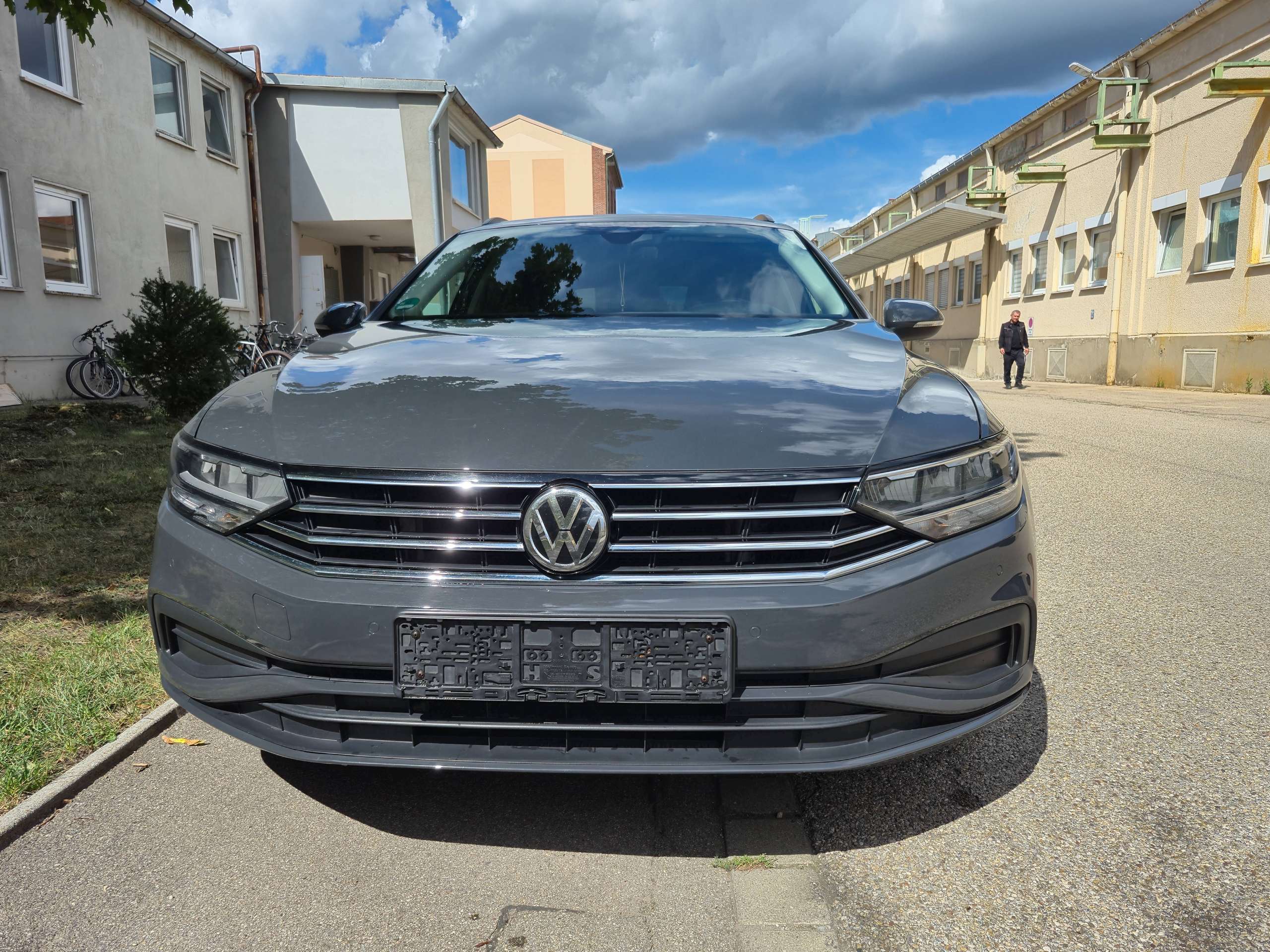 Vehicle photo 16