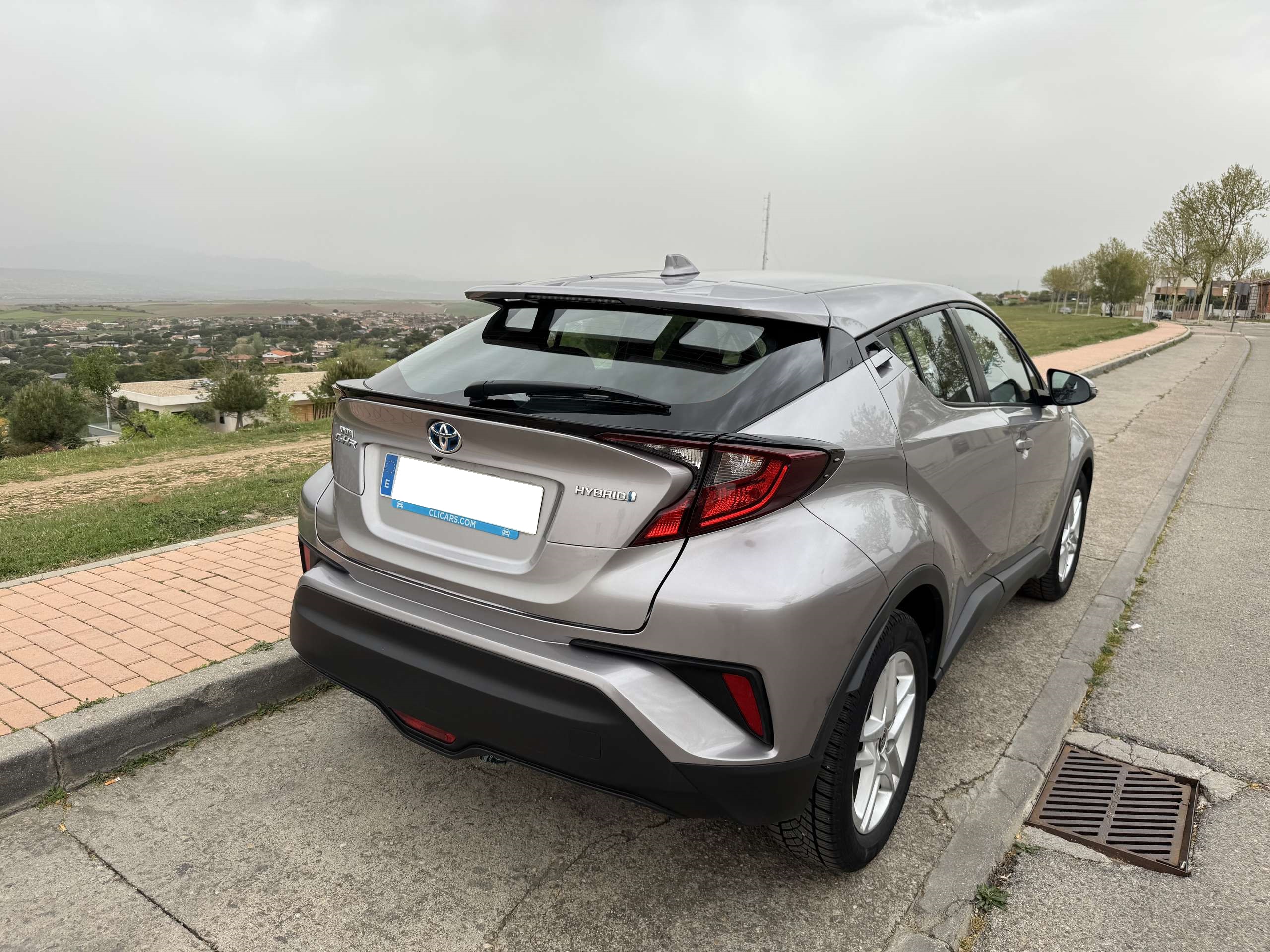 Vehicle photo 3