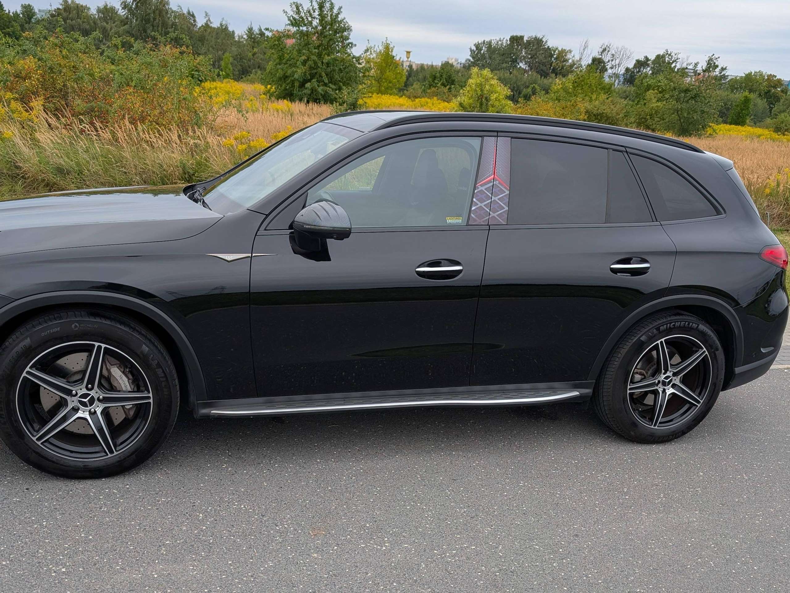 Vehicle photo 10