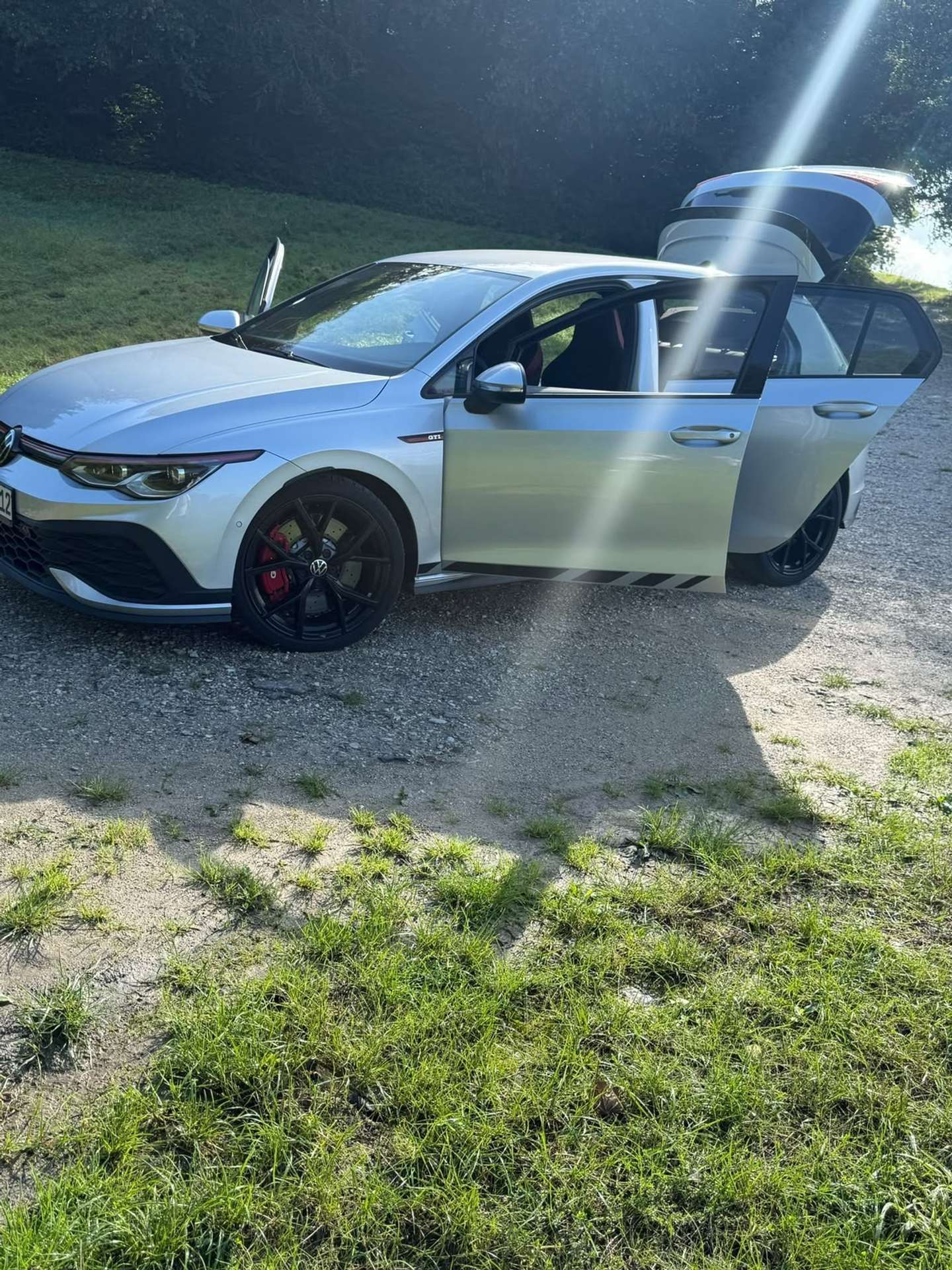 Vehicle photo 5