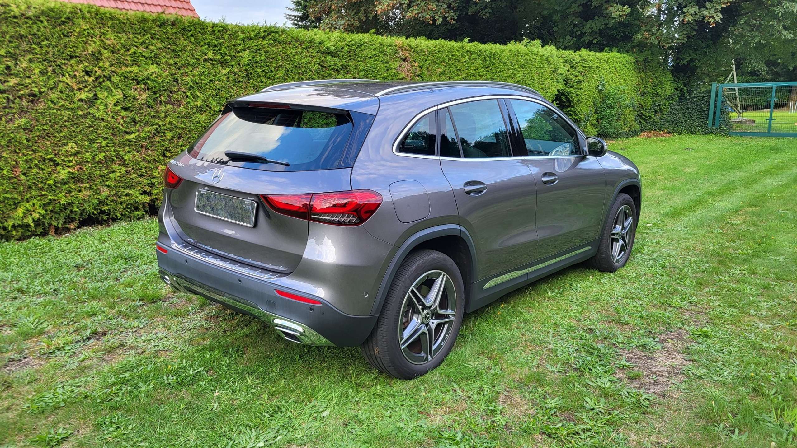 Vehicle photo 16