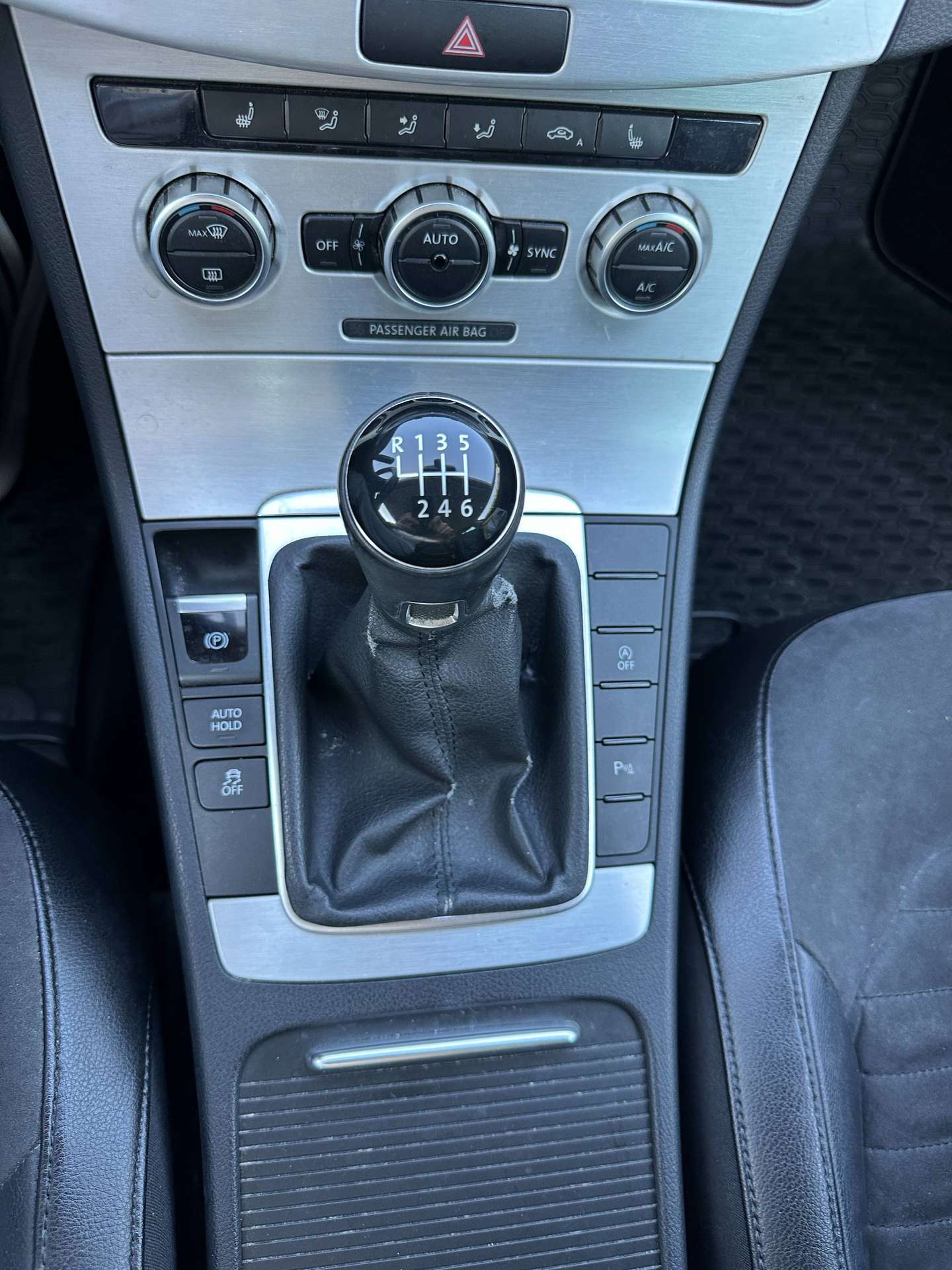 Vehicle photo 41
