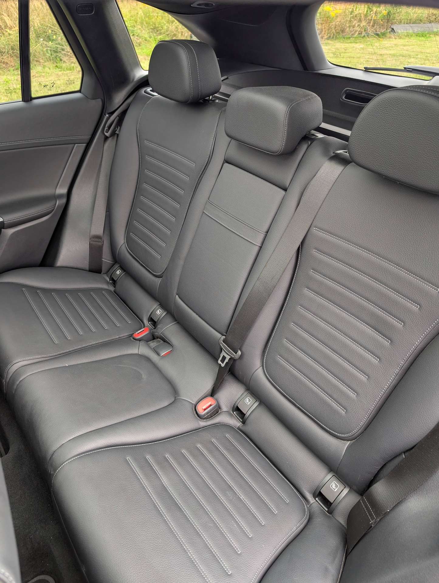 Vehicle photo 13