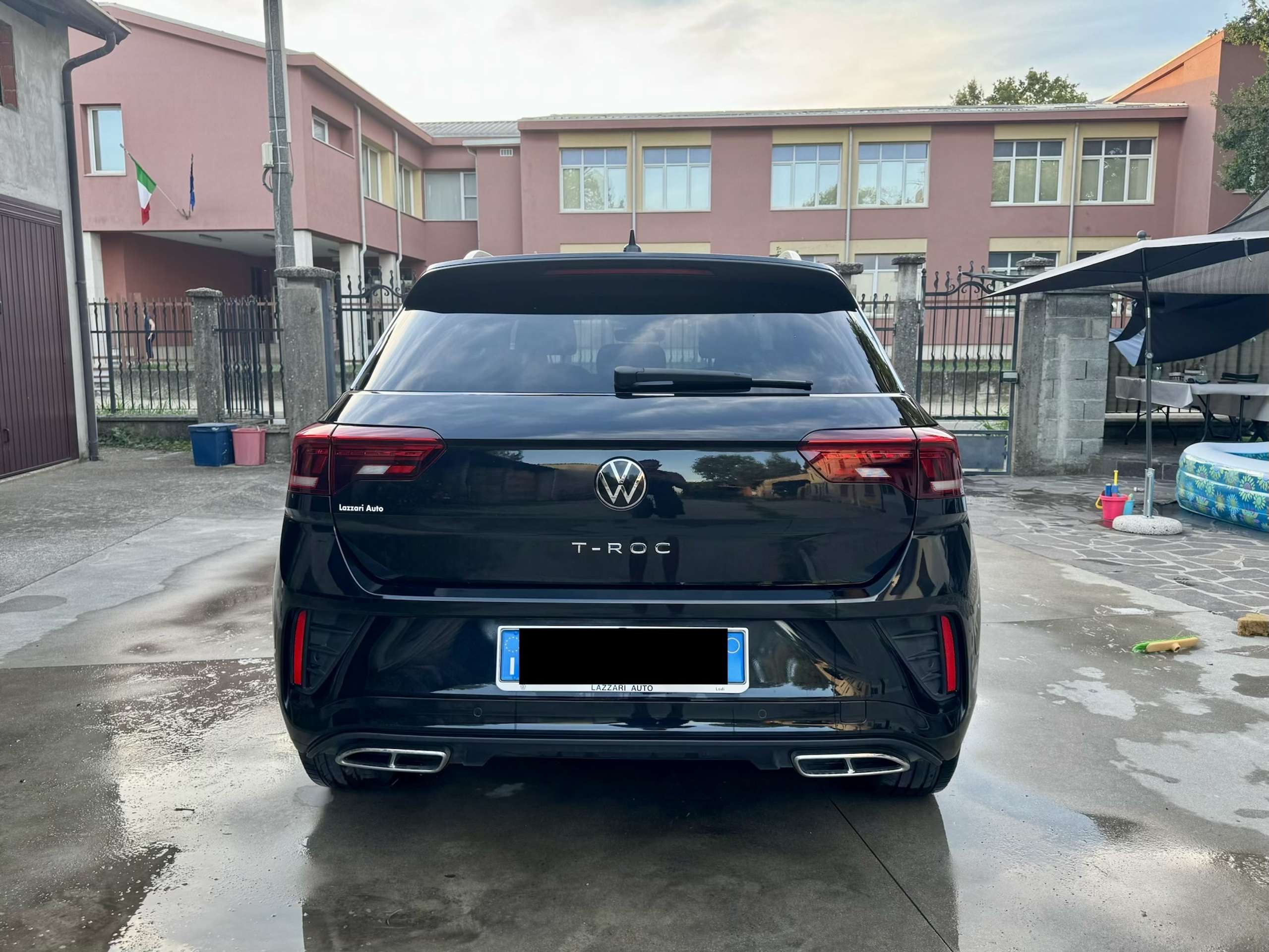 Vehicle photo 4