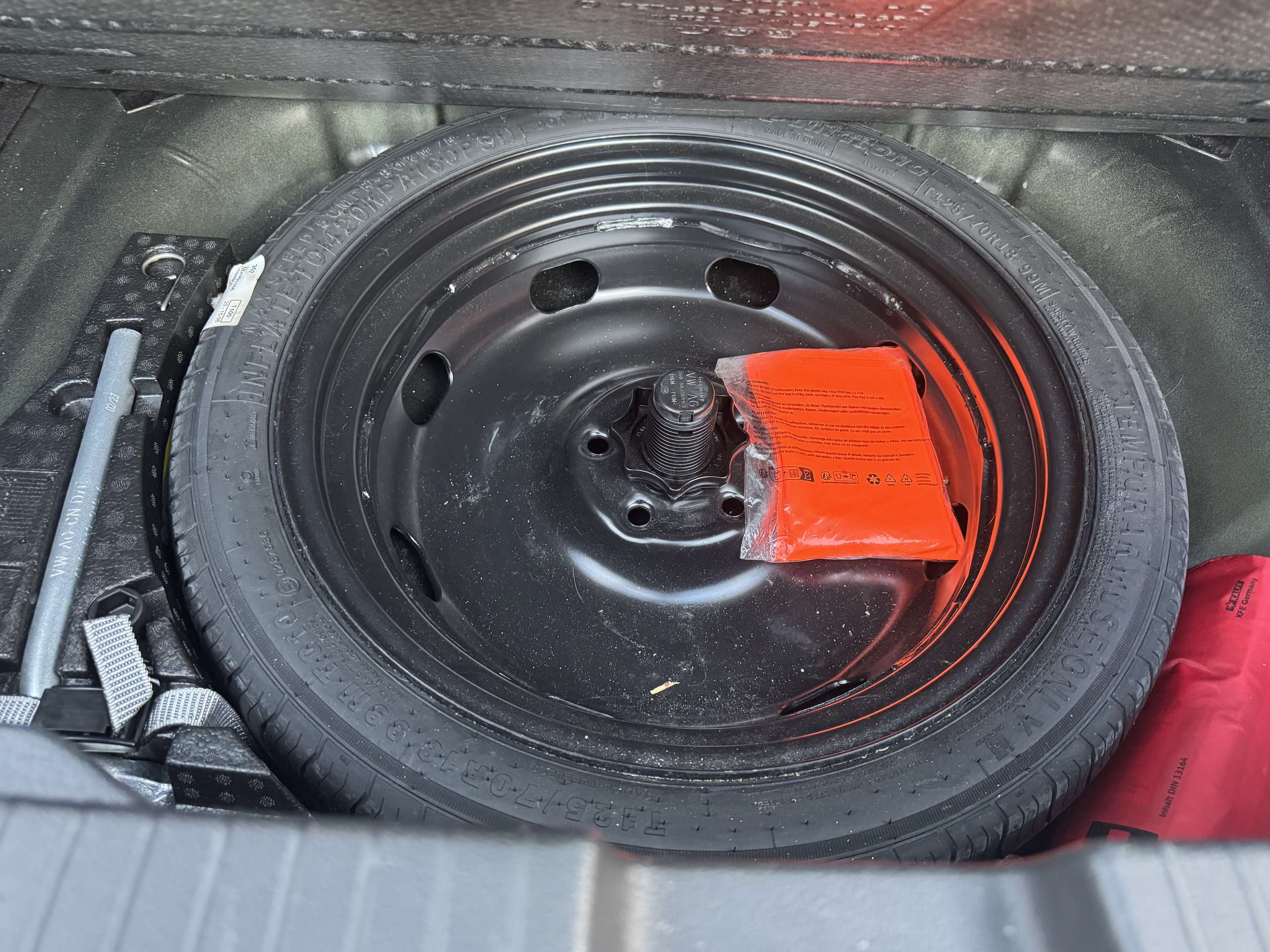 Vehicle photo 15