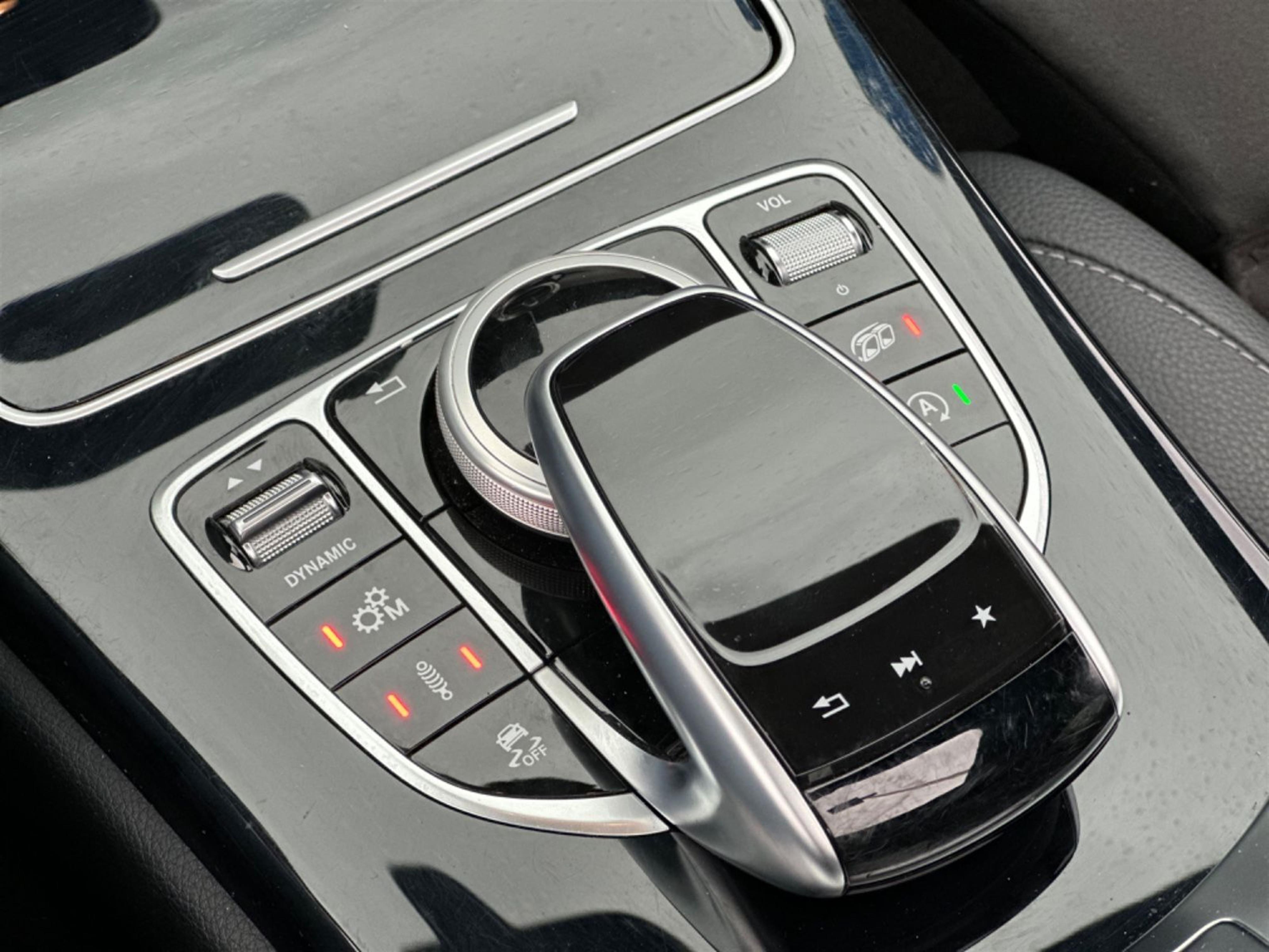 Vehicle photo 10