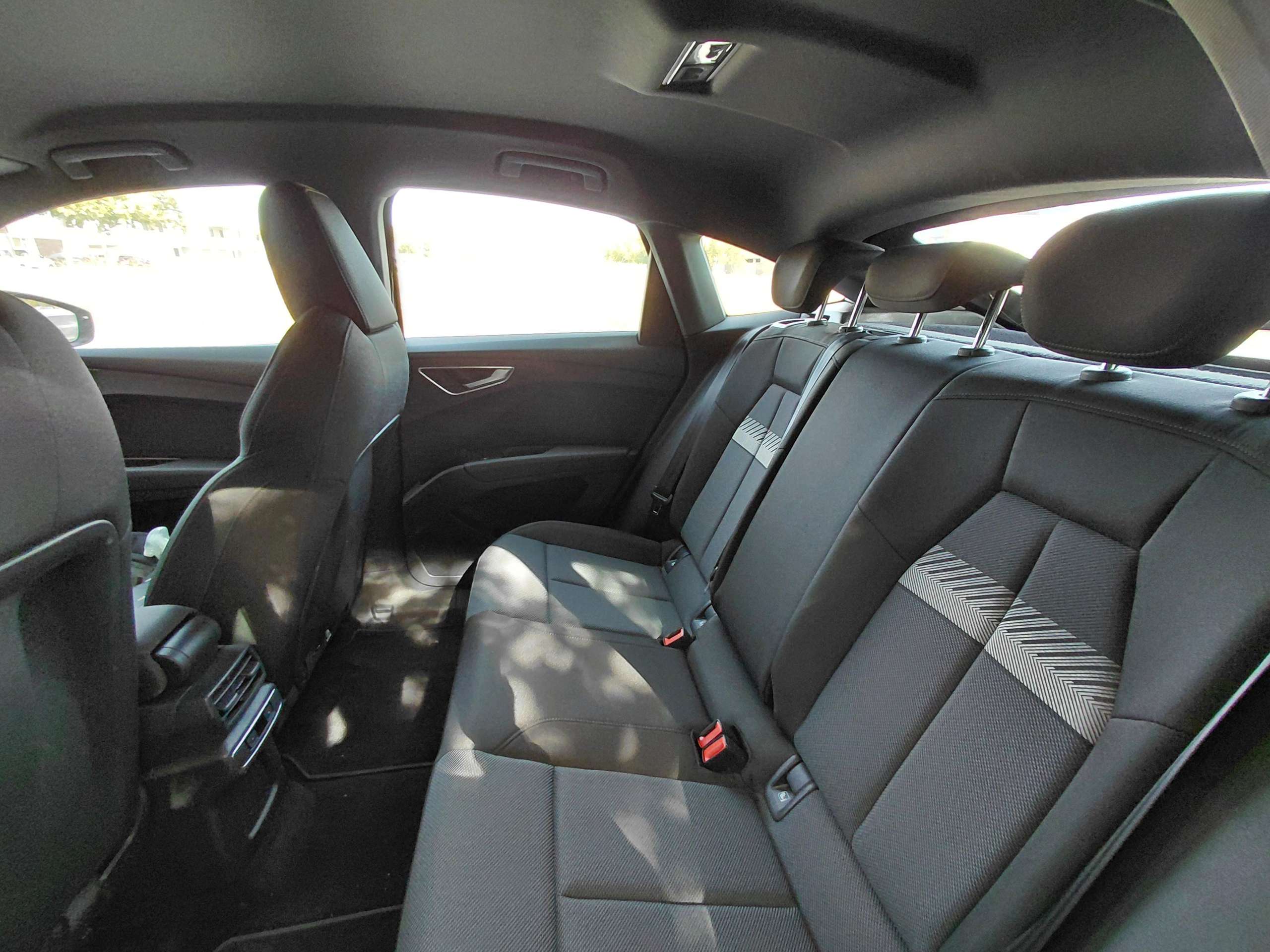 Vehicle photo 10