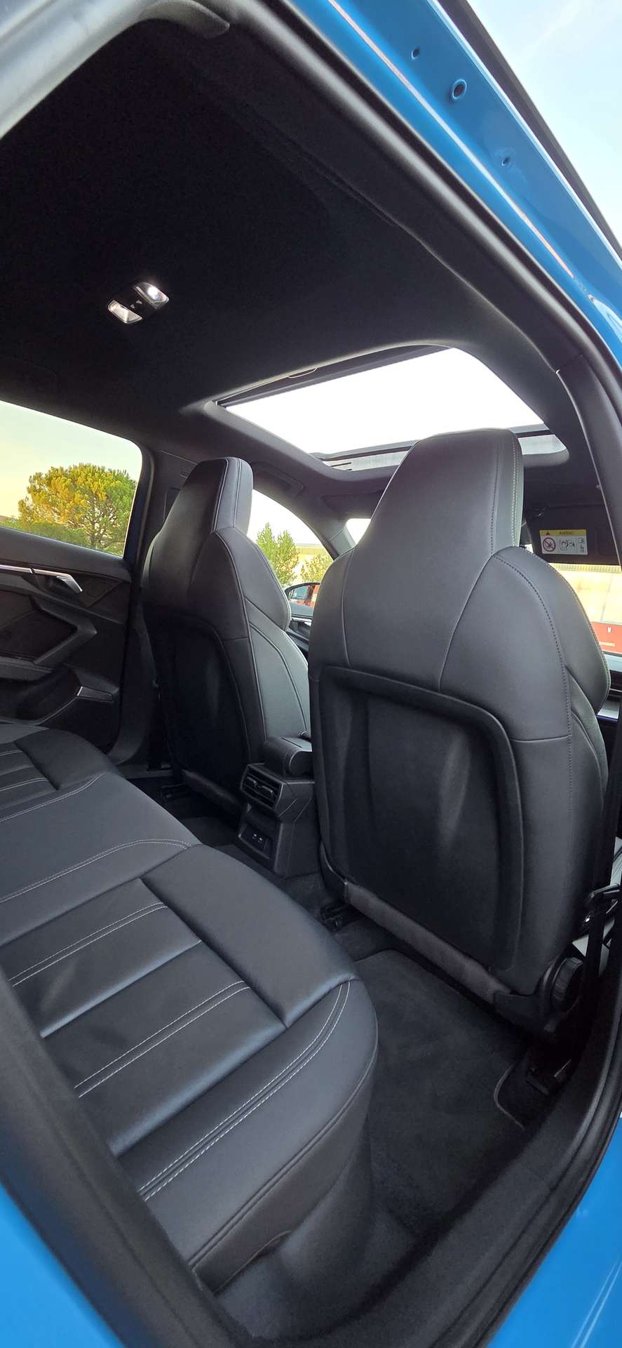 Vehicle photo 16