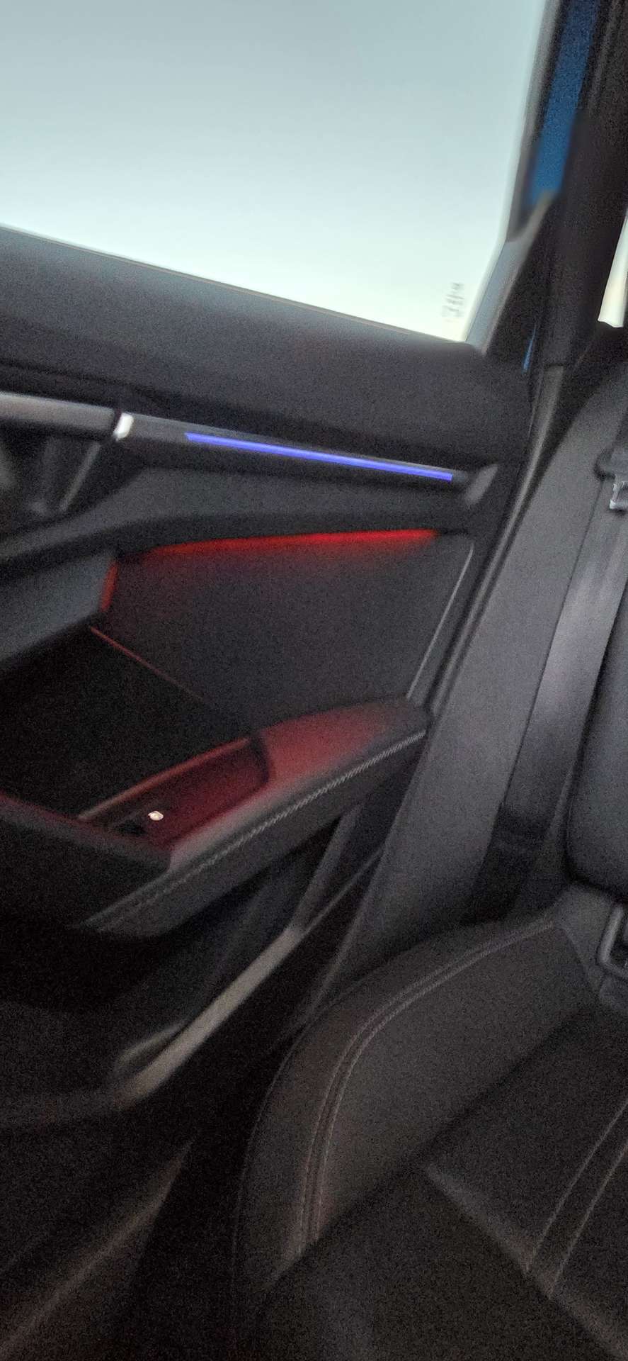 Vehicle photo 18